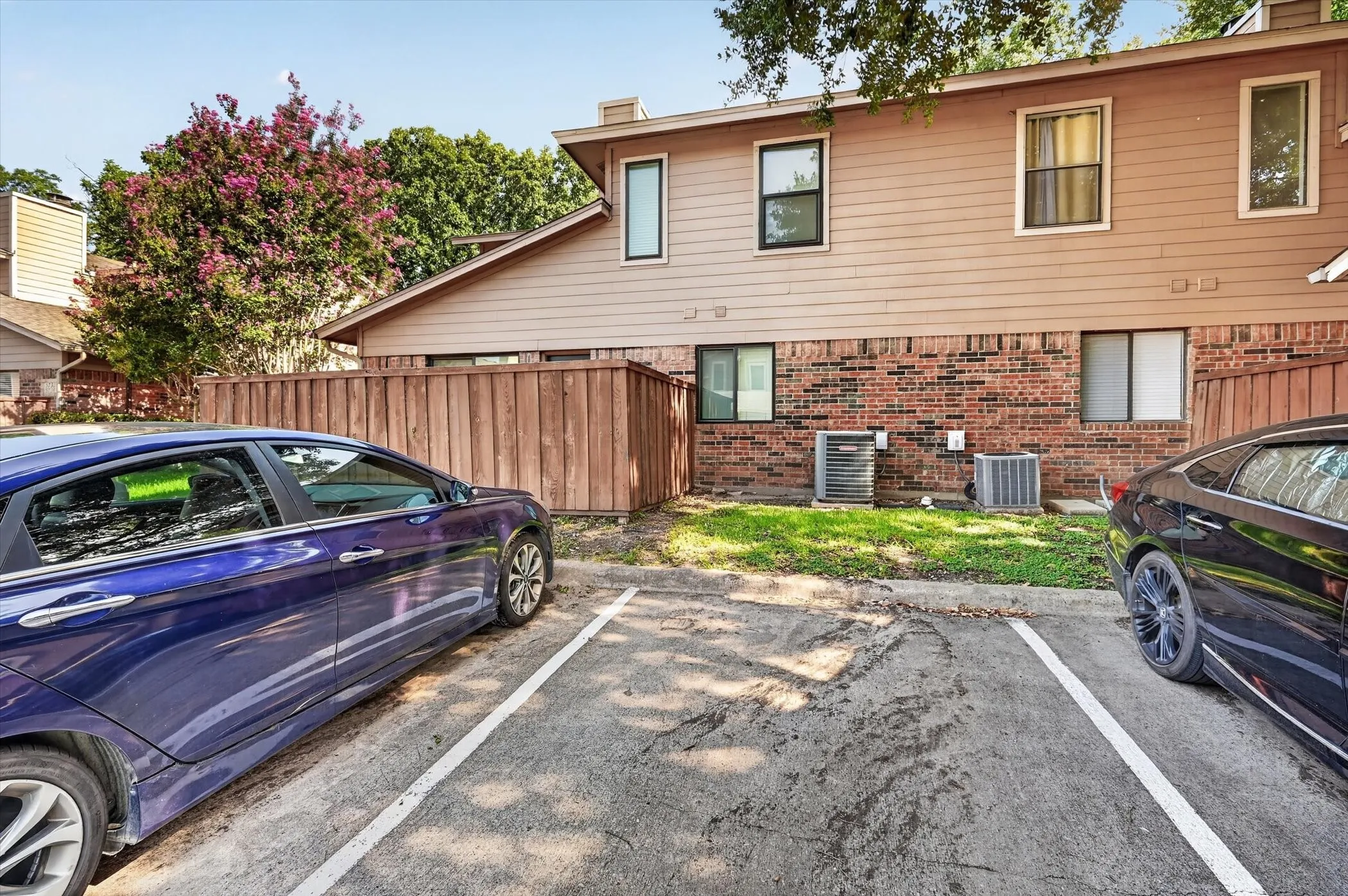 Condominium For Rent in Tarrant County , 5728 Cedar Creek Drive 5728, Benbrook, Texas 76109, 3 Bedroom, 2 Bathroom, Garage spaces, 1,155 Sqft, built in 1984, mls#21334035, Real Estate Agent in Benbrook, Homes For Rent in Tarrant county, Homes For Rent in Benbrook, Realtor in Benbrook Texas, Real Estate Brokerage Independent Realty Texas, Luminita Cordes Realtor