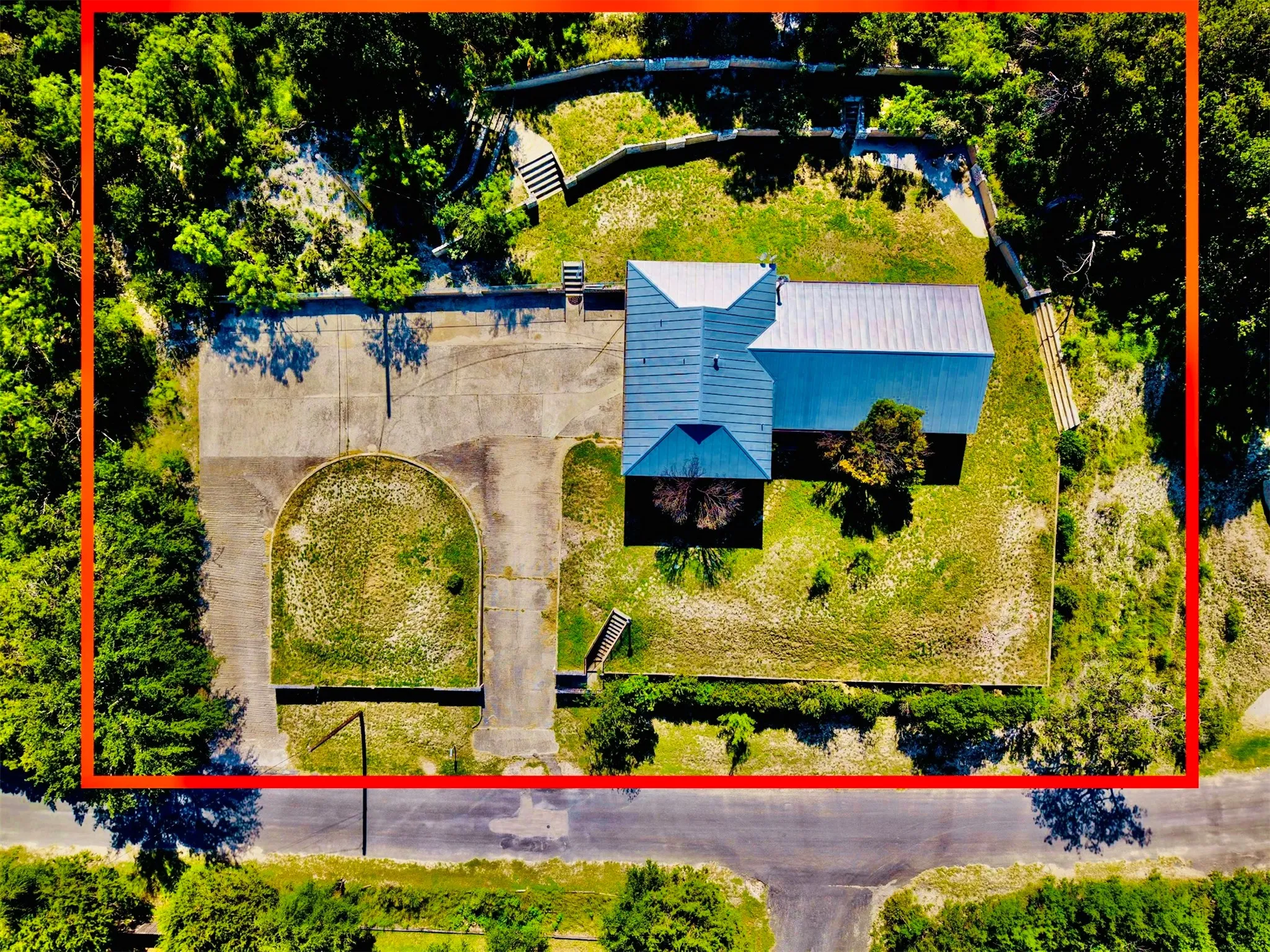 Single Family Residence For Sale in Kimble County , 120 Bluebonnet Drive, Junction, Texas 76849, 4 Bedroom, 3 Bathroom, 2 Garage spaces, 3,162 Sqft, built in 1957, mls#21335816, Real Estate Agent in Junction, Homes For Sale in Kimble county, Homes For Sale in Junction, Realtor in Junction Texas, Real Estate Brokerage Independent Realty Texas, Luminita Cordes Realtor