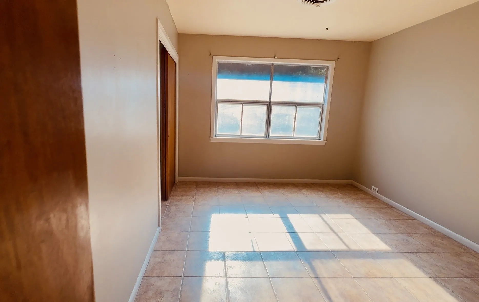 Single Family Residence For Sale in Kimble County , 120 Bluebonnet Drive, Junction, Texas 76849, 4 Bedroom, 3 Bathroom, 2 Garage spaces, 3,162 Sqft, built in 1957, mls#21335816, Real Estate Agent in Junction, Homes For Sale in Kimble county, Homes For Sale in Junction, Realtor in Junction Texas, Real Estate Brokerage Independent Realty Texas, Luminita Cordes Realtor