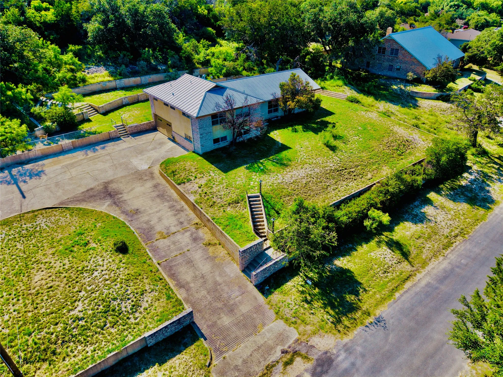 Single Family Residence For Sale in Kimble County , 120 Bluebonnet Drive, Junction, Texas 76849, 4 Bedroom, 3 Bathroom, 2 Garage spaces, 3,162 Sqft, built in 1957, mls#21335816, Real Estate Agent in Junction, Homes For Sale in Kimble county, Homes For Sale in Junction, Realtor in Junction Texas, Real Estate Brokerage Independent Realty Texas, Luminita Cordes Realtor