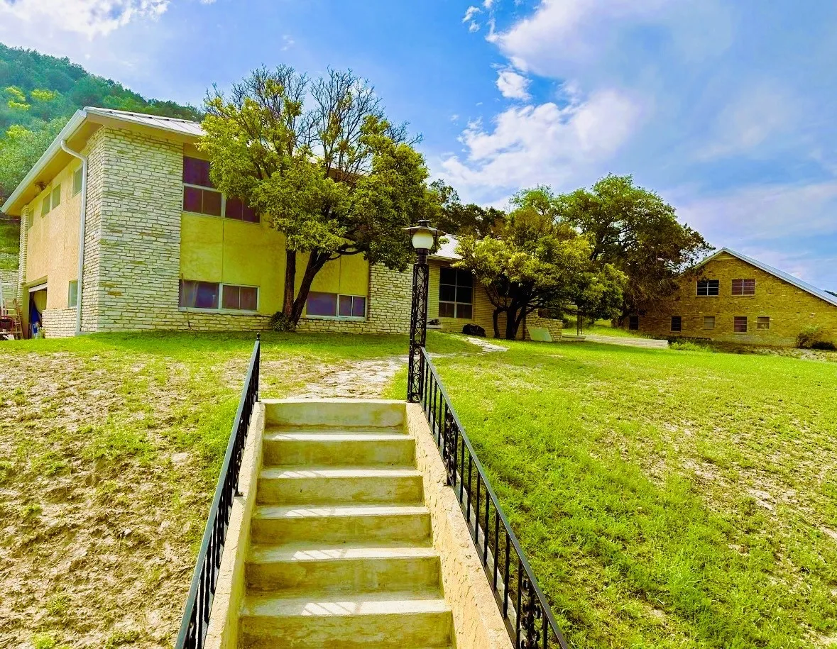 Single Family Residence For Sale in Kimble County , 120 Bluebonnet Drive, Junction, Texas 76849, 4 Bedroom, 3 Bathroom, 2 Garage spaces, 3,162 Sqft, built in 1957, mls#21335816, Real Estate Agent in Junction, Homes For Sale in Kimble county, Homes For Sale in Junction, Realtor in Junction Texas, Real Estate Brokerage Independent Realty Texas, Luminita Cordes Realtor