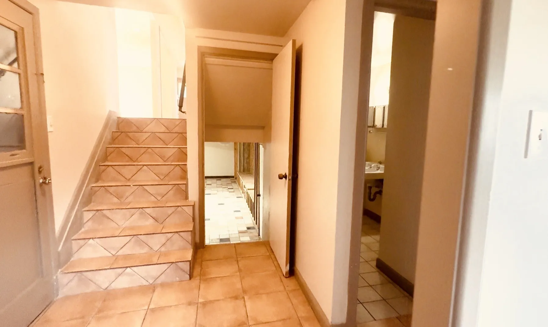 Single Family Residence For Sale in Kimble County , 120 Bluebonnet Drive, Junction, Texas 76849, 4 Bedroom, 3 Bathroom, 2 Garage spaces, 3,162 Sqft, built in 1957, mls#21335816, Real Estate Agent in Junction, Homes For Sale in Kimble county, Homes For Sale in Junction, Realtor in Junction Texas, Real Estate Brokerage Independent Realty Texas, Luminita Cordes Realtor