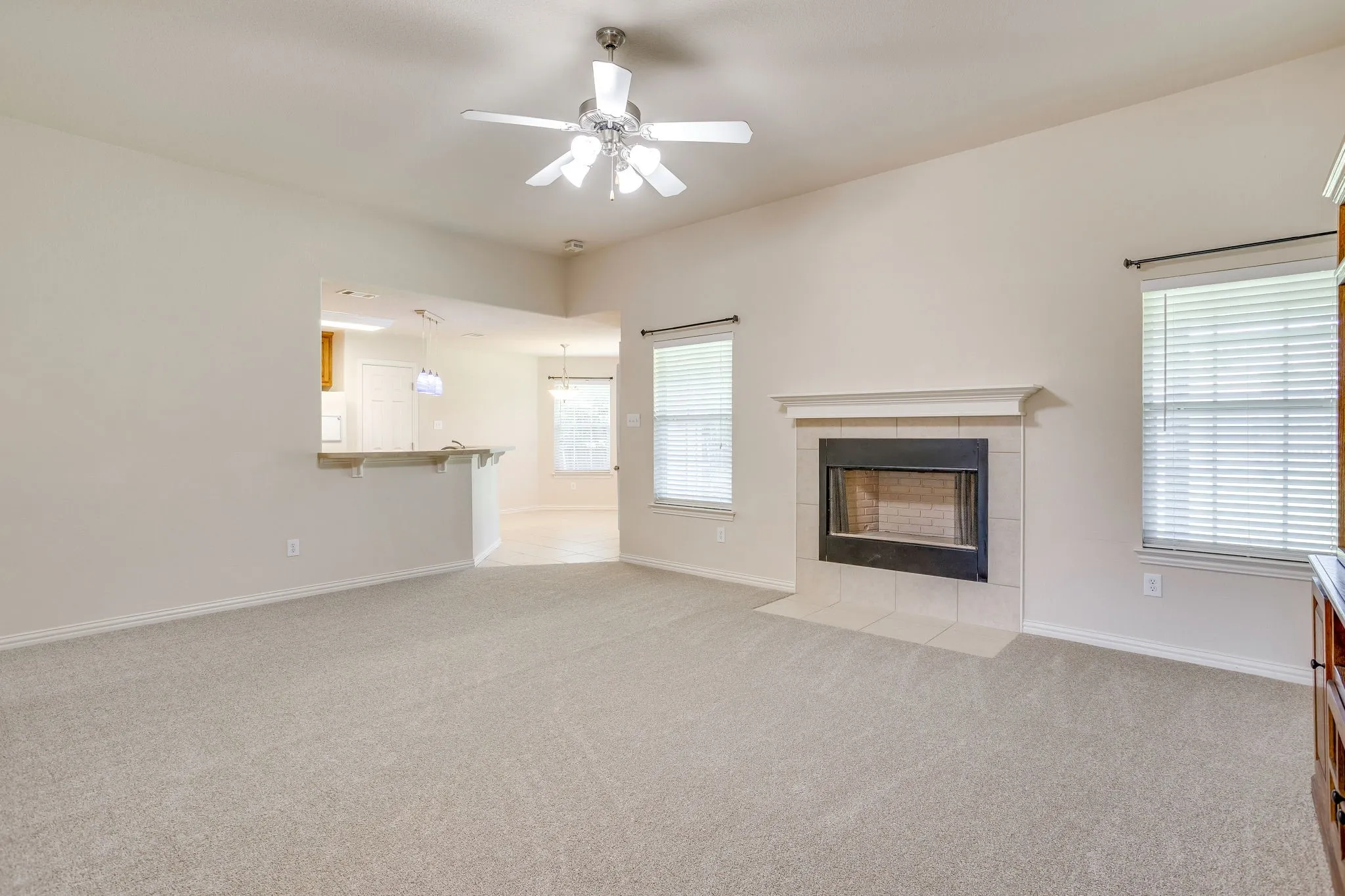 Single Family Residence For Sale in Johnson County , 705 Carmen Ana Avenue, Grandview, Texas 76050, 4 Bedroom, 2 Bathroom, 2 Garage spaces, 1,574 Sqft, built in 2006, mls#21336501, Real Estate Agent in Grandview, Homes For Sale in Johnson county, Homes For Sale in Grandview, Realtor in Grandview Texas, Real Estate Brokerage Independent Realty Texas, Luminita Cordes Realtor