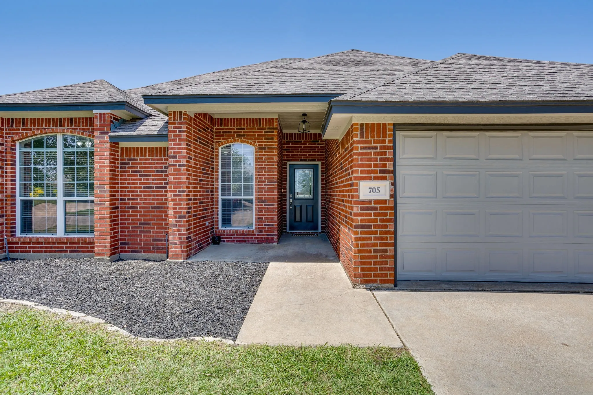 Single Family Residence For Sale in Johnson County , 705 Carmen Ana Avenue, Grandview, Texas 76050, 4 Bedroom, 2 Bathroom, 2 Garage spaces, 1,574 Sqft, built in 2006, mls#21336501, Real Estate Agent in Grandview, Homes For Sale in Johnson county, Homes For Sale in Grandview, Realtor in Grandview Texas, Real Estate Brokerage Independent Realty Texas, Luminita Cordes Realtor
