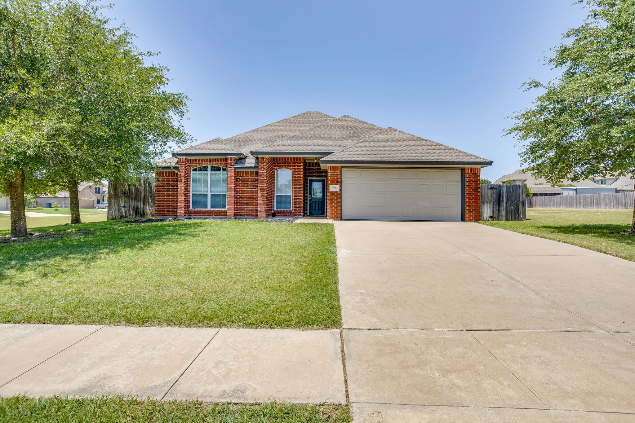 Single Family Residence For Sale in Johnson County , 705 Carmen Ana Avenue, Grandview, Texas 76050, 4 Bedroom, 2 Bathroom, 2 Garage spaces, 1,574 Sqft, built in 2006, mls#21336501, Real Estate Agent in Grandview, Homes For Sale in Johnson county, Homes For Sale in Grandview, Realtor in Grandview Texas, Real Estate Brokerage Independent Realty Texas, Luminita Cordes Realtor