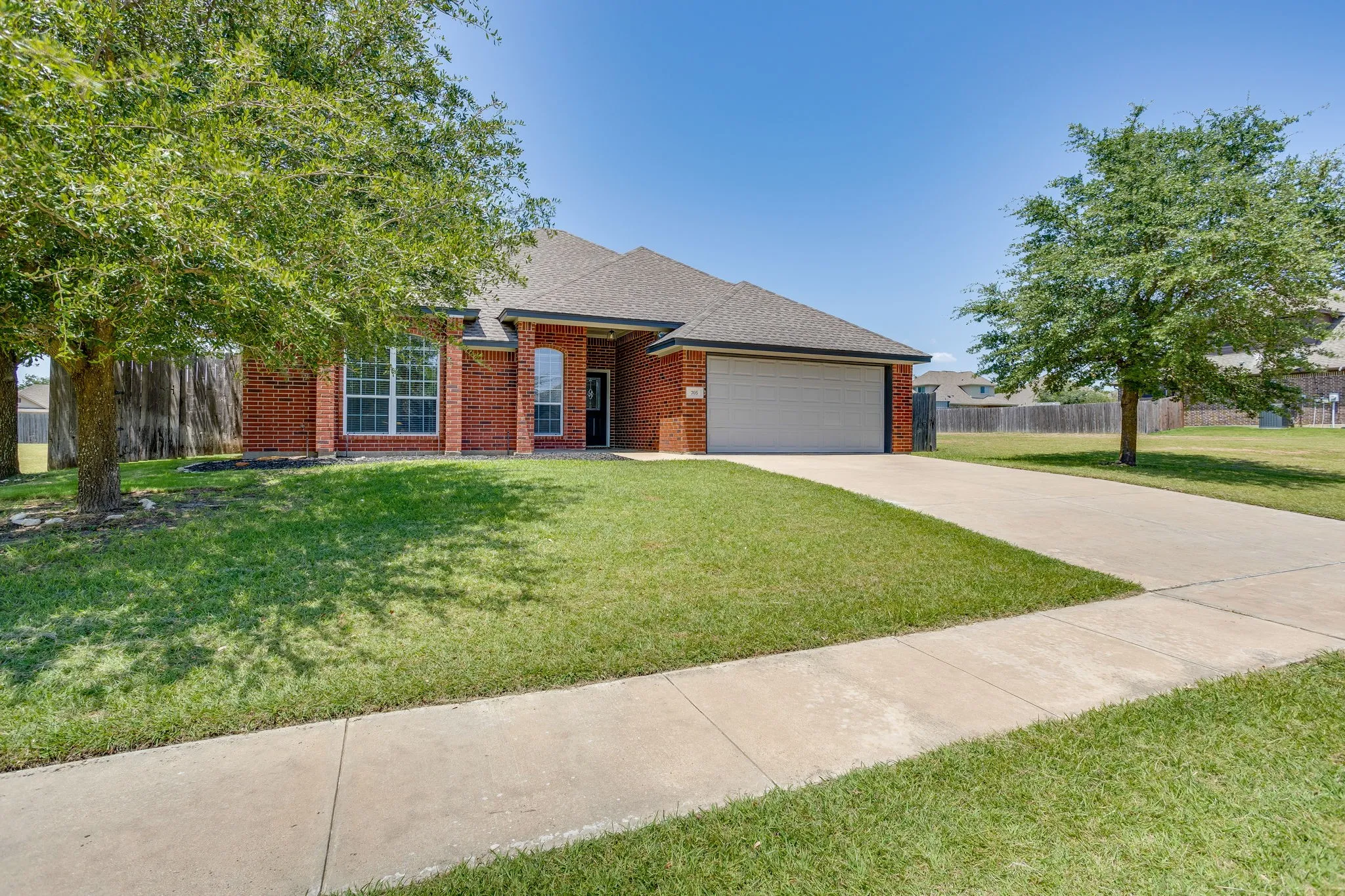 Single Family Residence For Sale in Johnson County , 705 Carmen Ana Avenue, Grandview, Texas 76050, 4 Bedroom, 2 Bathroom, 2 Garage spaces, 1,574 Sqft, built in 2006, mls#21336501, Real Estate Agent in Grandview, Homes For Sale in Johnson county, Homes For Sale in Grandview, Realtor in Grandview Texas, Real Estate Brokerage Independent Realty Texas, Luminita Cordes Realtor