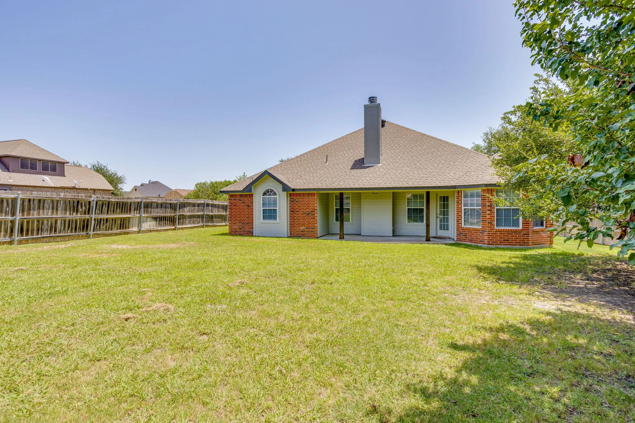 Single Family Residence For Sale in Johnson County , 705 Carmen Ana Avenue, Grandview, Texas 76050, 4 Bedroom, 2 Bathroom, 2 Garage spaces, 1,574 Sqft, built in 2006, mls#21336501, Real Estate Agent in Grandview, Homes For Sale in Johnson county, Homes For Sale in Grandview, Realtor in Grandview Texas, Real Estate Brokerage Independent Realty Texas, Luminita Cordes Realtor