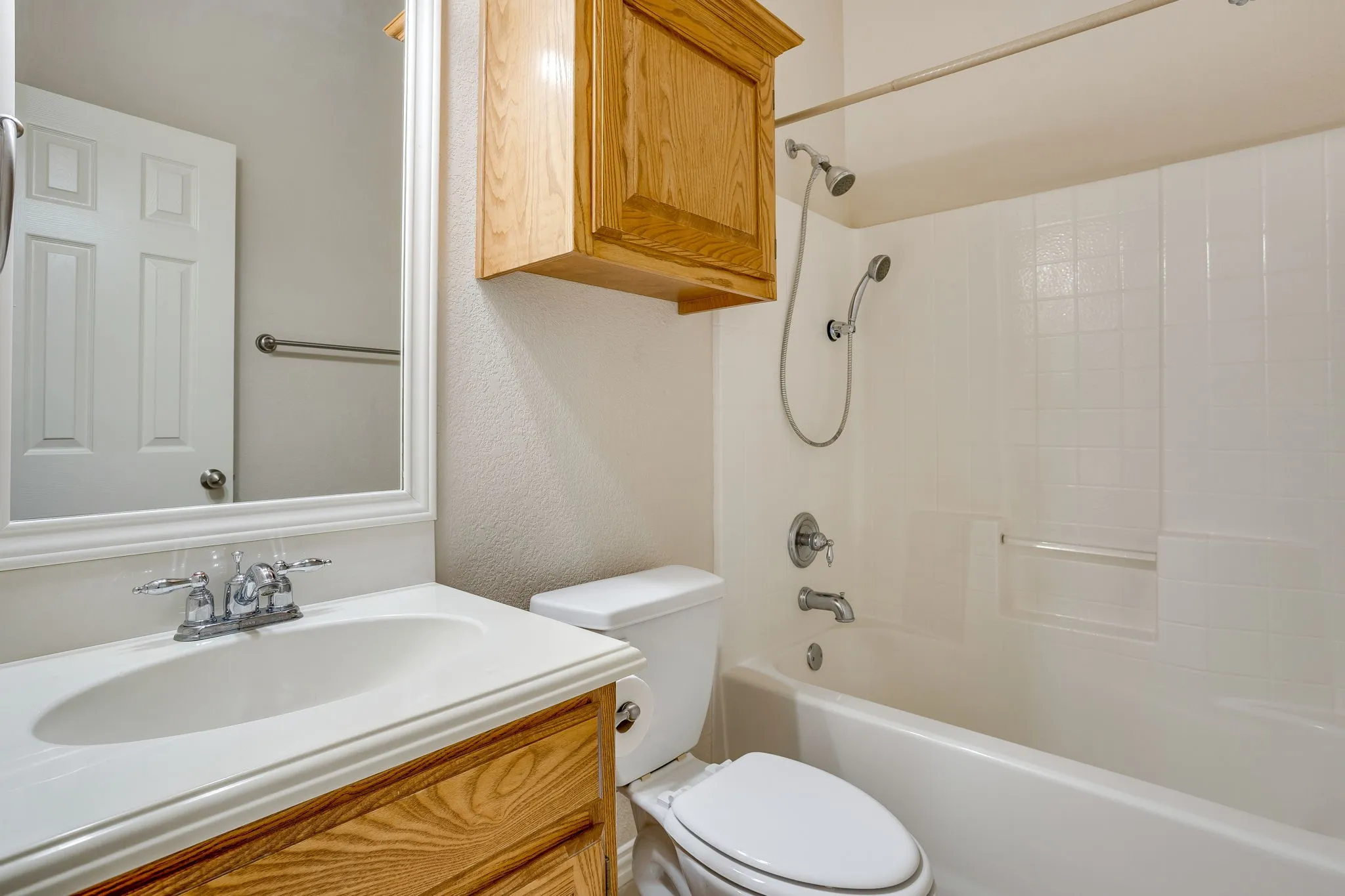 Single Family Residence For Sale in Johnson County , 705 Carmen Ana Avenue, Grandview, Texas 76050, 4 Bedroom, 2 Bathroom, 2 Garage spaces, 1,574 Sqft, built in 2006, mls#21336501, Real Estate Agent in Grandview, Homes For Sale in Johnson county, Homes For Sale in Grandview, Realtor in Grandview Texas, Real Estate Brokerage Independent Realty Texas, Luminita Cordes Realtor