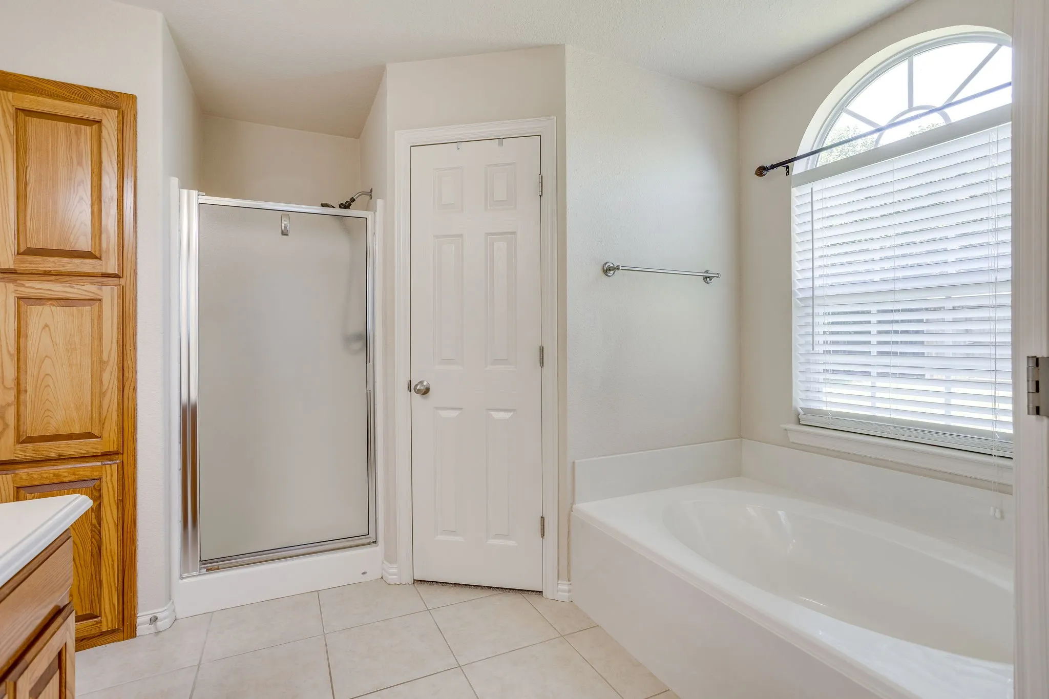 Single Family Residence For Sale in Johnson County , 705 Carmen Ana Avenue, Grandview, Texas 76050, 4 Bedroom, 2 Bathroom, 2 Garage spaces, 1,574 Sqft, built in 2006, mls#21336501, Real Estate Agent in Grandview, Homes For Sale in Johnson county, Homes For Sale in Grandview, Realtor in Grandview Texas, Real Estate Brokerage Independent Realty Texas, Luminita Cordes Realtor