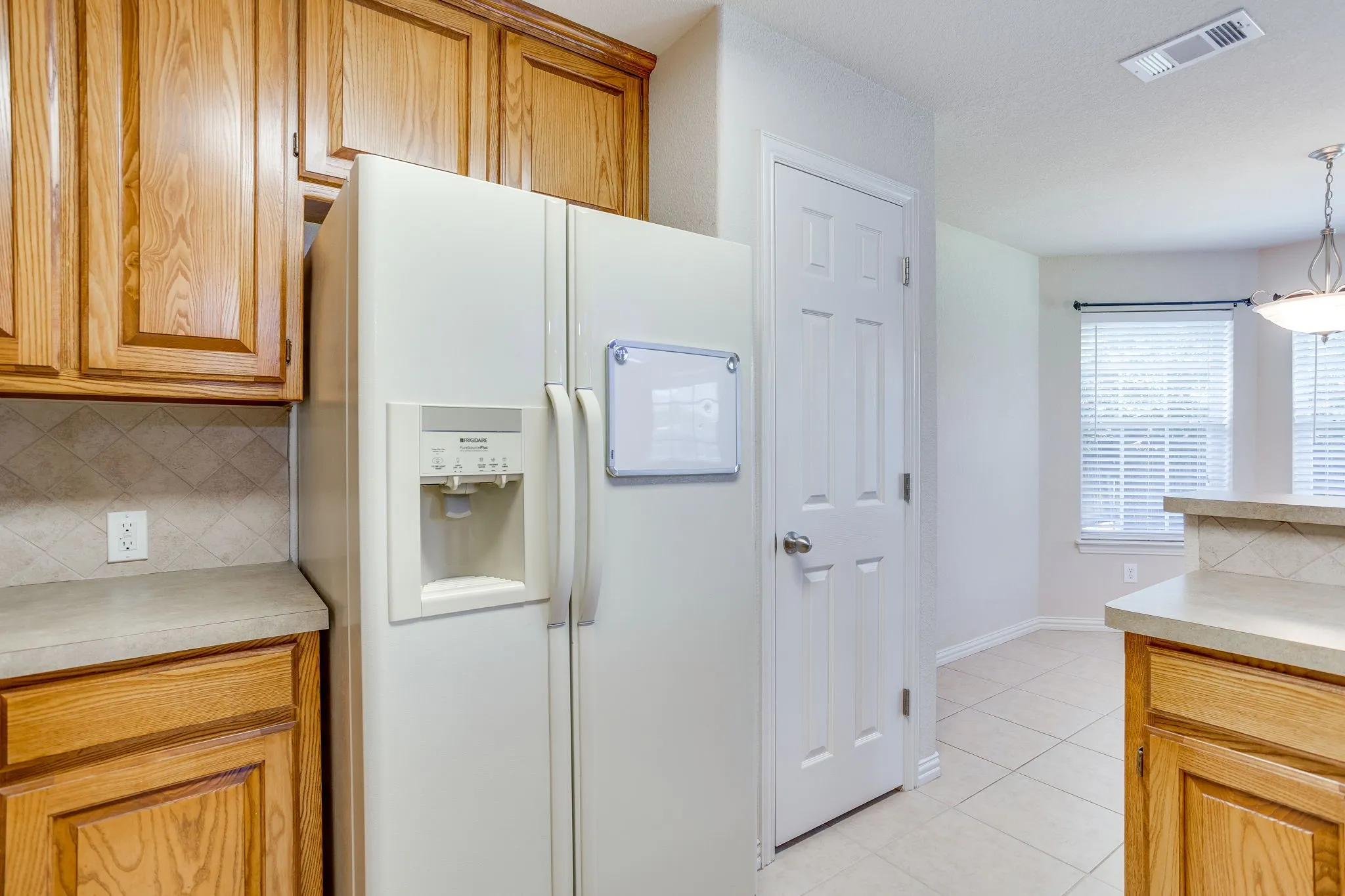Single Family Residence For Sale in Johnson County , 705 Carmen Ana Avenue, Grandview, Texas 76050, 4 Bedroom, 2 Bathroom, 2 Garage spaces, 1,574 Sqft, built in 2006, mls#21336501, Real Estate Agent in Grandview, Homes For Sale in Johnson county, Homes For Sale in Grandview, Realtor in Grandview Texas, Real Estate Brokerage Independent Realty Texas, Luminita Cordes Realtor