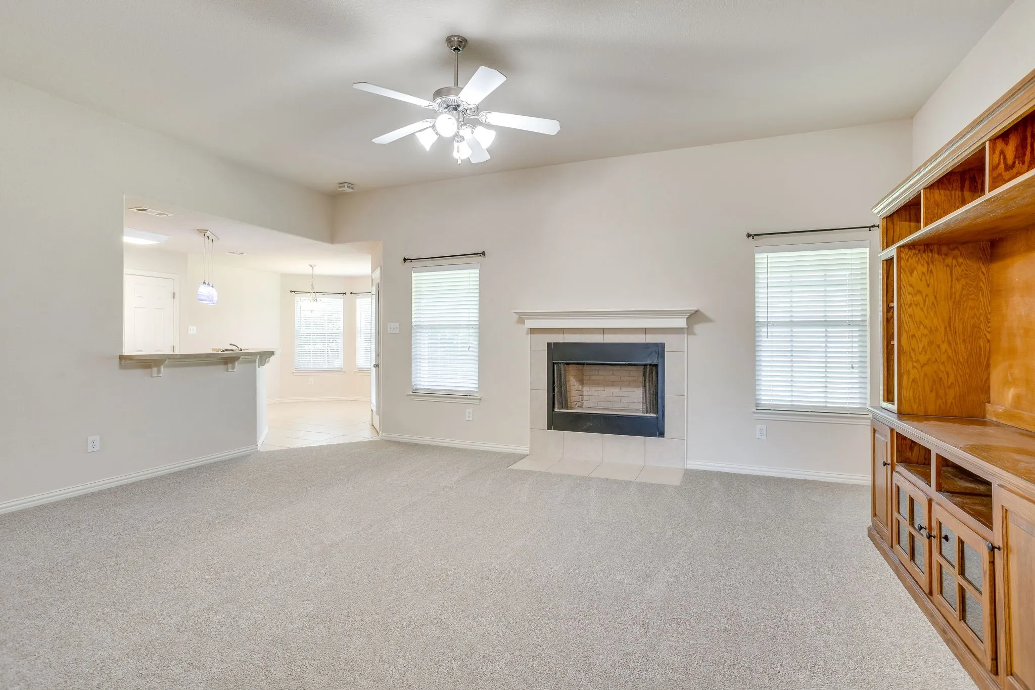 Single Family Residence For Sale in Johnson County , 705 Carmen Ana Avenue, Grandview, Texas 76050, 4 Bedroom, 2 Bathroom, 2 Garage spaces, 1,574 Sqft, built in 2006, mls#21336501, Real Estate Agent in Grandview, Homes For Sale in Johnson county, Homes For Sale in Grandview, Realtor in Grandview Texas, Real Estate Brokerage Independent Realty Texas, Luminita Cordes Realtor