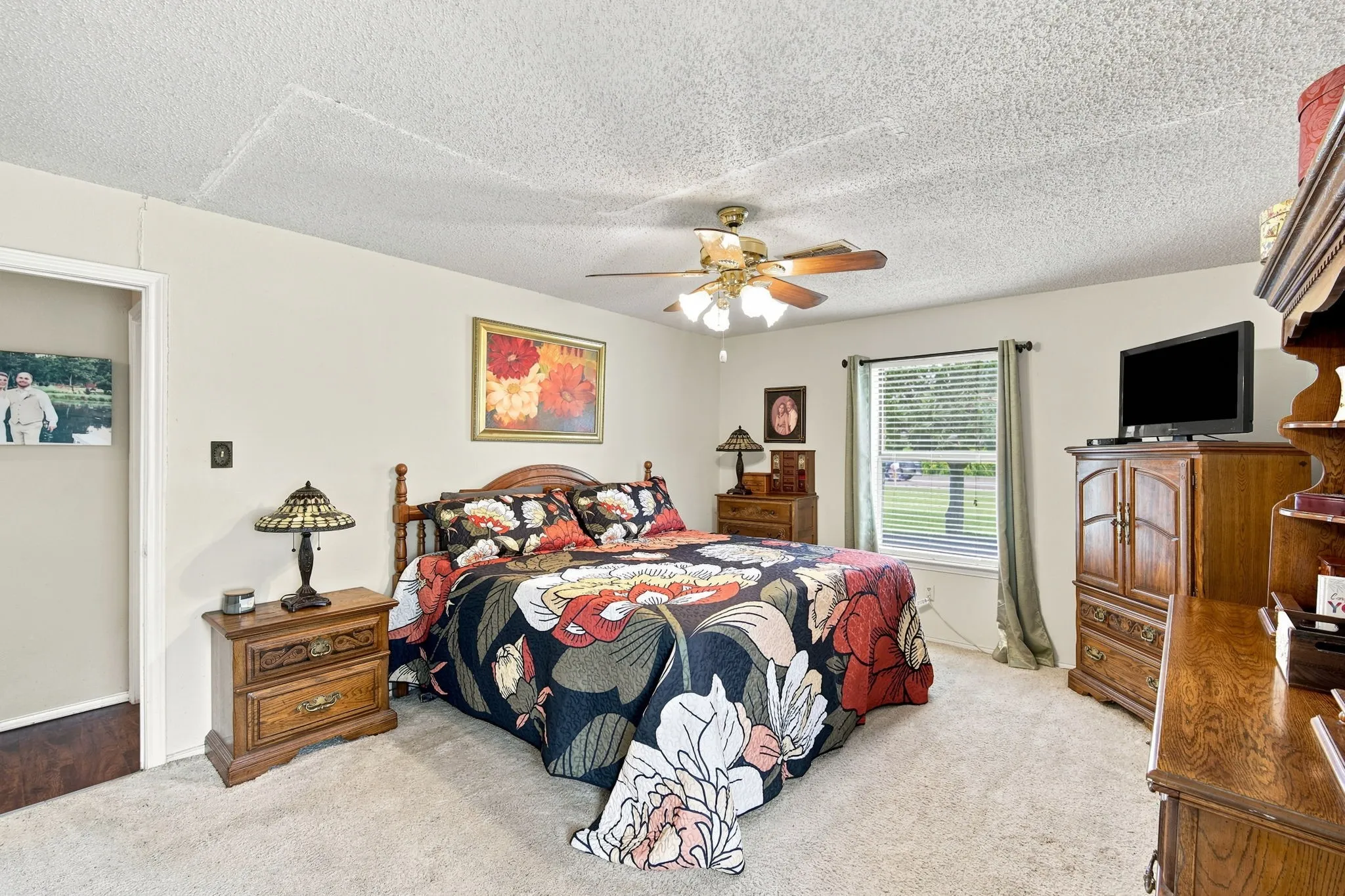 Single Family Residence For Sale in Ellis County , 1215 Butcher Road, Waxahachie, Texas 75165, 3 Bedroom, 2 Bathroom, 2 Garage spaces, 1,638 Sqft, built in 1983, Price $335,000, mls#21335915, Real Estate Agent in Waxahachie, Homes For Sale in Ellis county, Homes For Sale in Waxahachie, Realtor in Waxahachie Texas, Real Estate Brokerage Independent Realty Texas, Luminita Cordes Realtor
