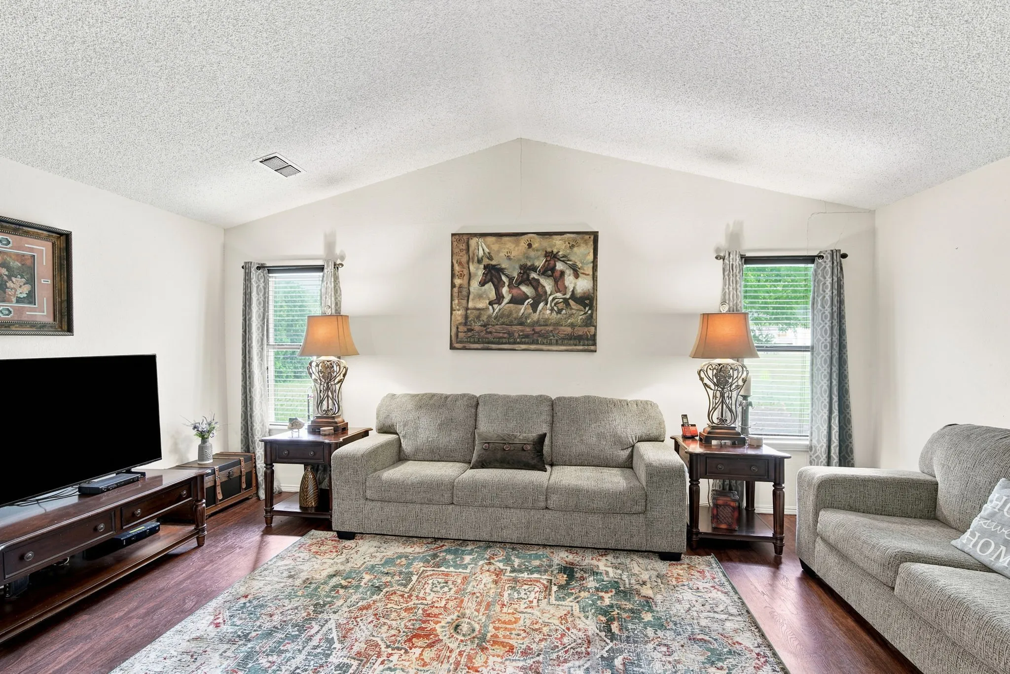Single Family Residence For Sale in Ellis County , 1215 Butcher Road, Waxahachie, Texas 75165, 3 Bedroom, 2 Bathroom, 2 Garage spaces, 1,638 Sqft, built in 1983, Price $335,000, mls#21335915, Real Estate Agent in Waxahachie, Homes For Sale in Ellis county, Homes For Sale in Waxahachie, Realtor in Waxahachie Texas, Real Estate Brokerage Independent Realty Texas, Luminita Cordes Realtor