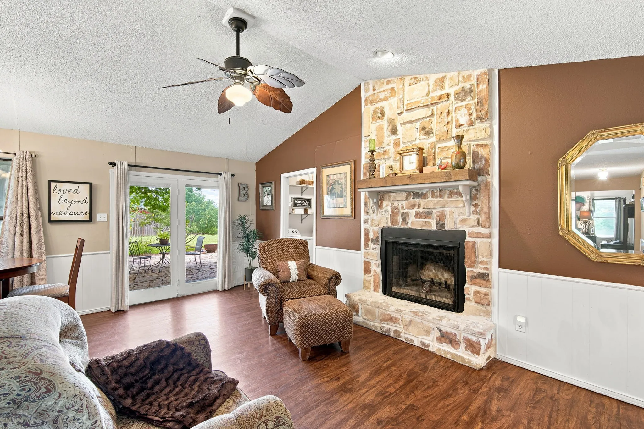 Single Family Residence For Sale in Ellis County , 1215 Butcher Road, Waxahachie, Texas 75165, 3 Bedroom, 2 Bathroom, 2 Garage spaces, 1,638 Sqft, built in 1983, Price $335,000, mls#21335915, Real Estate Agent in Waxahachie, Homes For Sale in Ellis county, Homes For Sale in Waxahachie, Realtor in Waxahachie Texas, Real Estate Brokerage Independent Realty Texas, Luminita Cordes Realtor