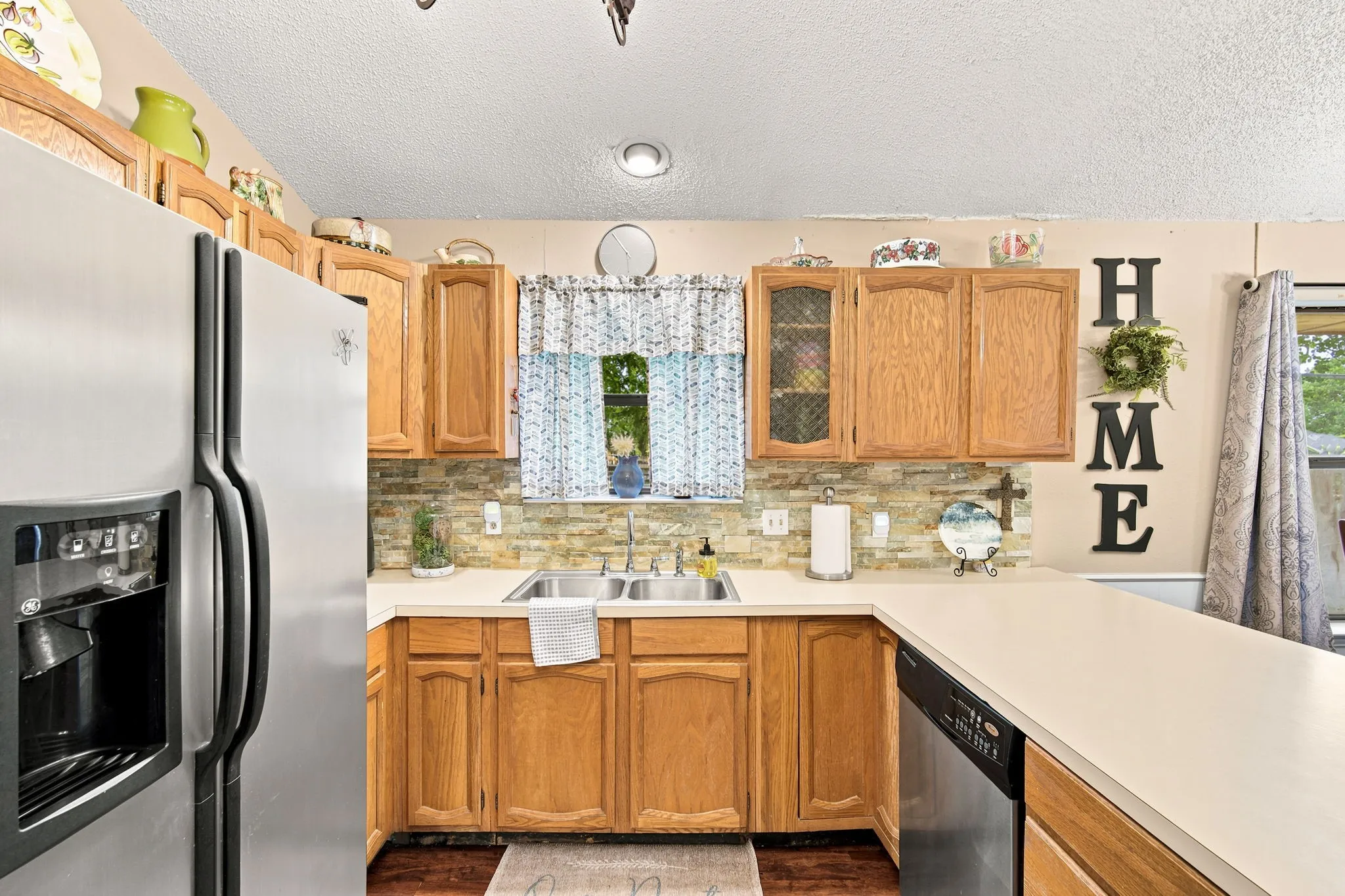 Single Family Residence For Sale in Ellis County , 1215 Butcher Road, Waxahachie, Texas 75165, 3 Bedroom, 2 Bathroom, 2 Garage spaces, 1,638 Sqft, built in 1983, Price $335,000, mls#21335915, Real Estate Agent in Waxahachie, Homes For Sale in Ellis county, Homes For Sale in Waxahachie, Realtor in Waxahachie Texas, Real Estate Brokerage Independent Realty Texas, Luminita Cordes Realtor