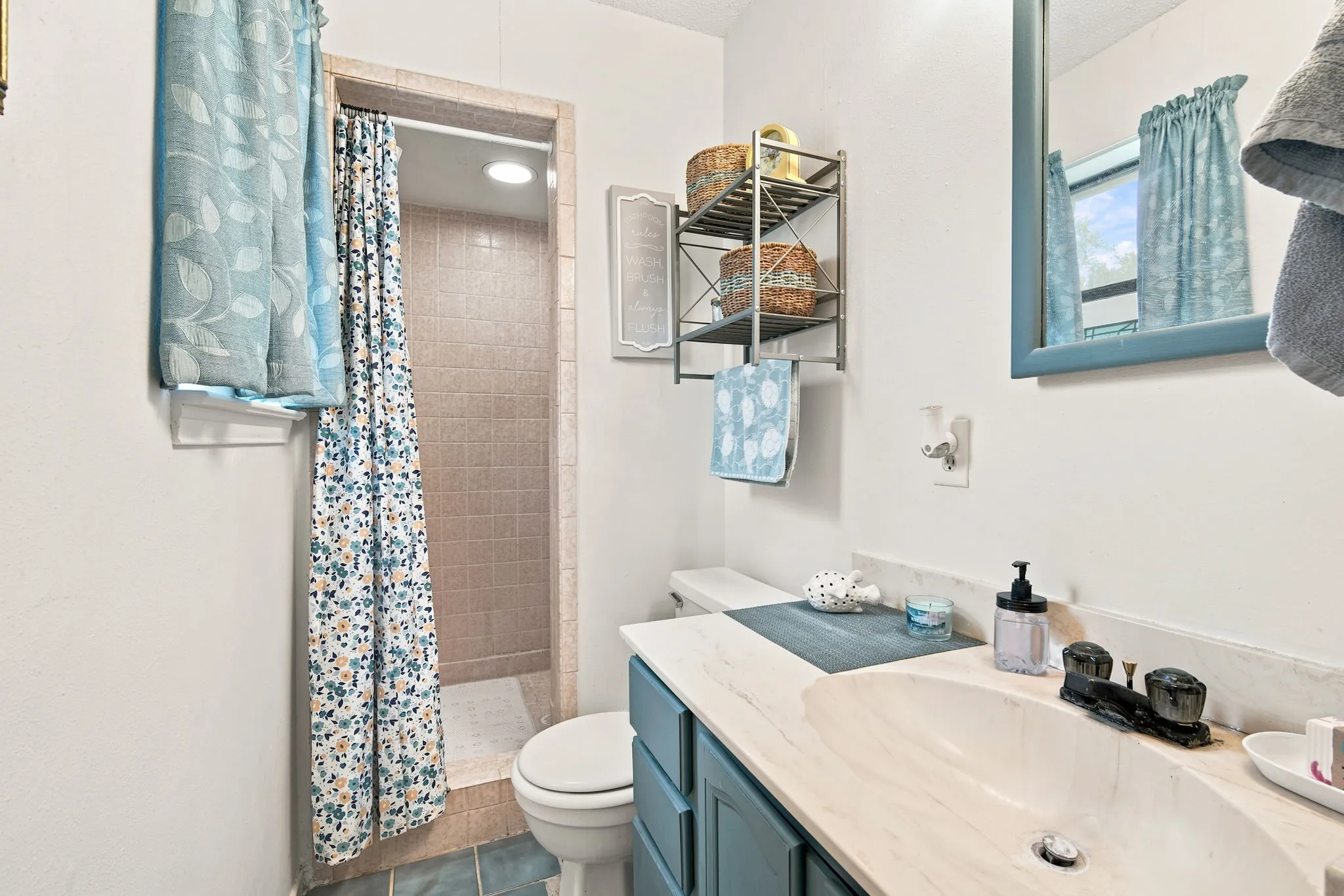 Single Family Residence For Sale in Ellis County , 1215 Butcher Road, Waxahachie, Texas 75165, 3 Bedroom, 2 Bathroom, 2 Garage spaces, 1,638 Sqft, built in 1983, Price $335,000, mls#21335915, Real Estate Agent in Waxahachie, Homes For Sale in Ellis county, Homes For Sale in Waxahachie, Realtor in Waxahachie Texas, Real Estate Brokerage Independent Realty Texas, Luminita Cordes Realtor