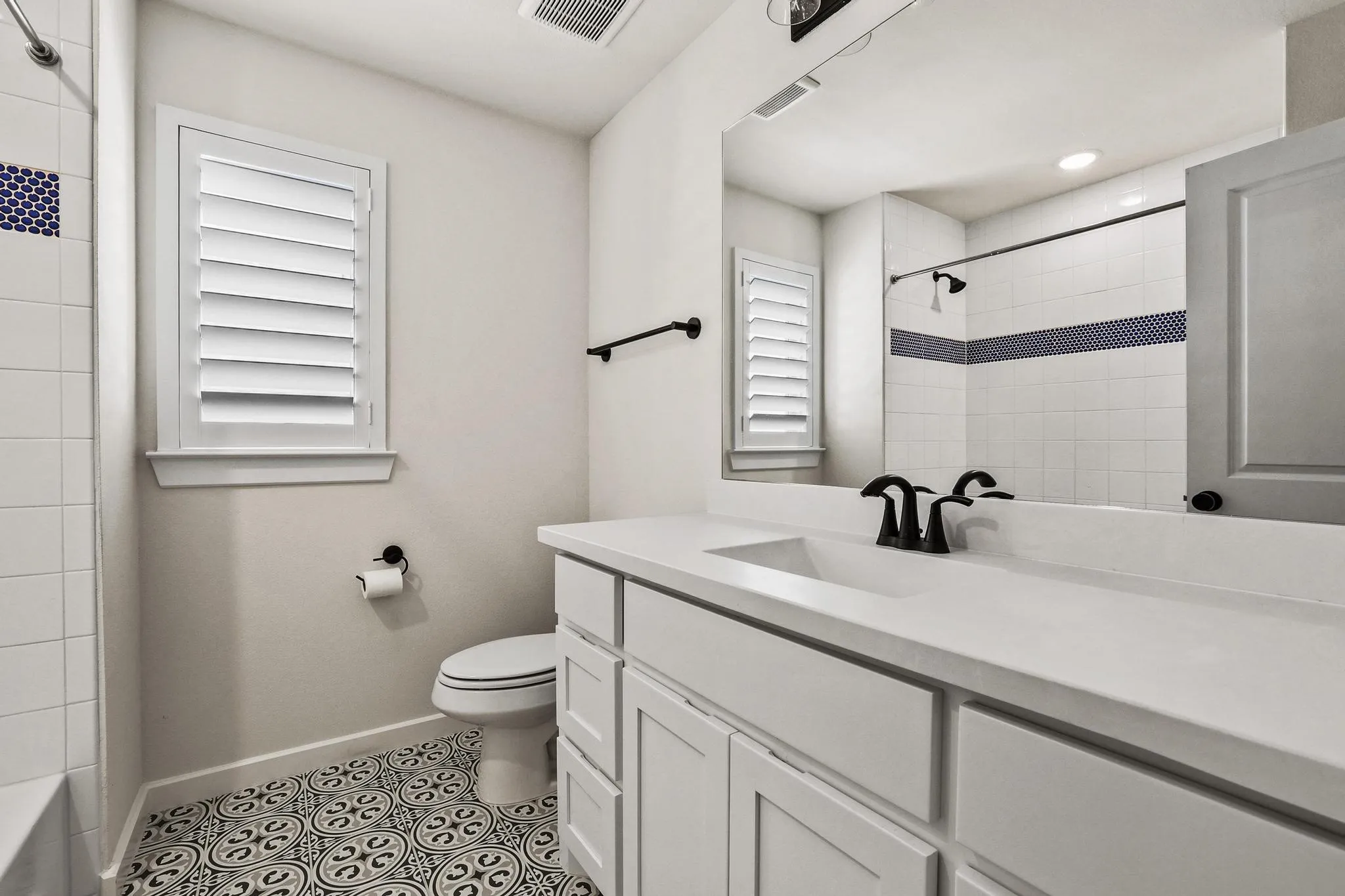 Single Family Residence For Sale in Denton County , 4211 Walnut Grove Lane, Prosper, Texas 75078, 4 Bedroom, 5 Bathroom, 3 Garage spaces, 3,451 Sqft, built in 2021, mls#21327973, Real Estate Agent in Prosper, Homes For Sale in Denton county, Homes For Sale in Prosper, Realtor in Prosper Texas, Real Estate Brokerage Independent Realty Texas, Luminita Cordes Realtor