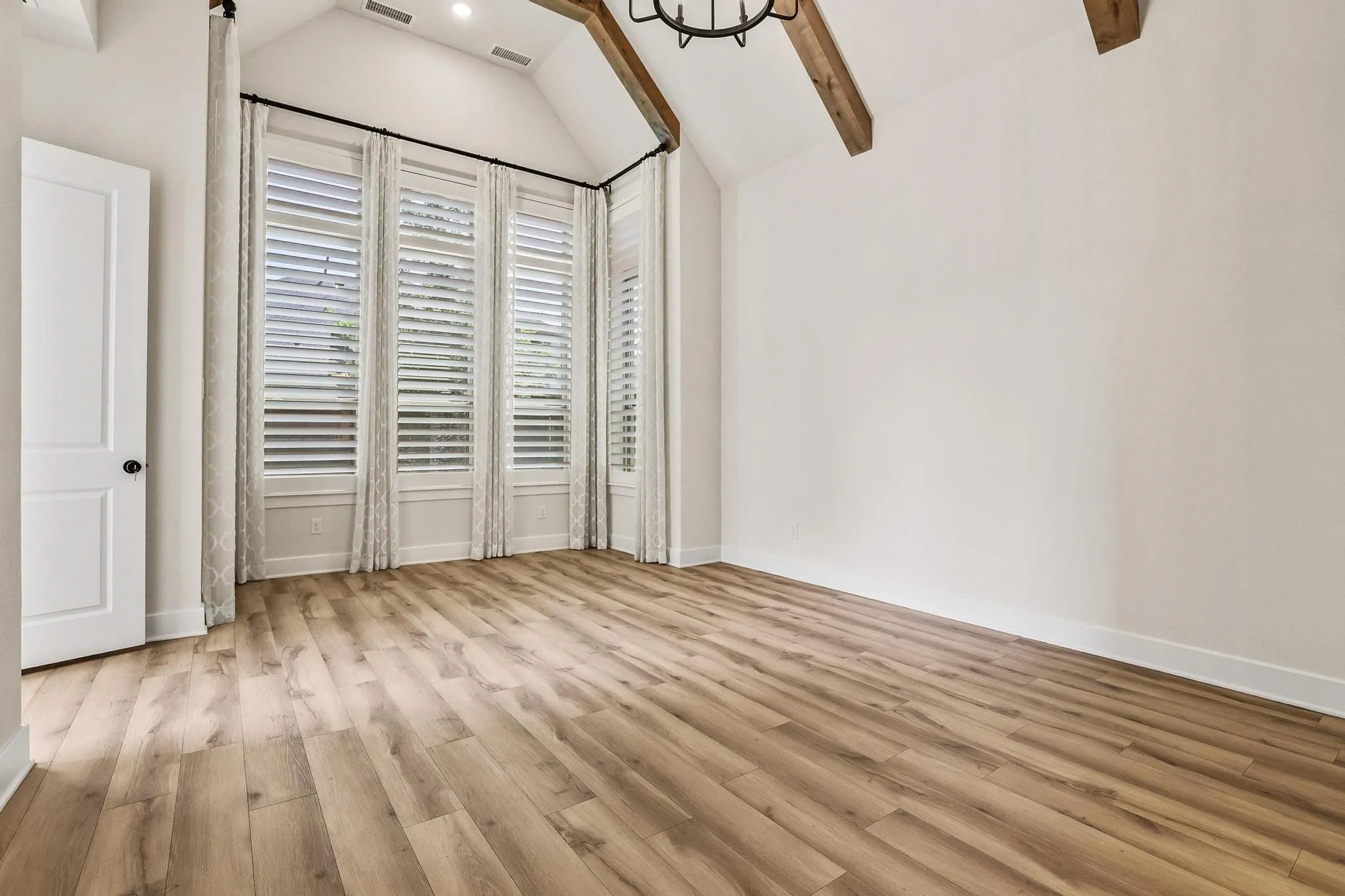 Single Family Residence For Sale in Denton County , 4211 Walnut Grove Lane, Prosper, Texas 75078, 4 Bedroom, 5 Bathroom, 3 Garage spaces, 3,451 Sqft, built in 2021, mls#21327973, Real Estate Agent in Prosper, Homes For Sale in Denton county, Homes For Sale in Prosper, Realtor in Prosper Texas, Real Estate Brokerage Independent Realty Texas, Luminita Cordes Realtor