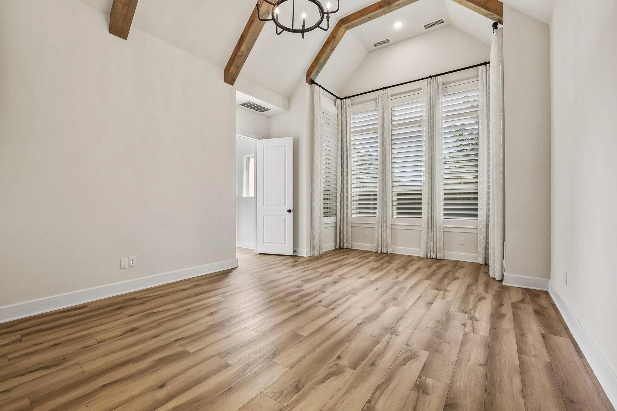 Single Family Residence For Sale in Denton County , 4211 Walnut Grove Lane, Prosper, Texas 75078, 4 Bedroom, 5 Bathroom, 3 Garage spaces, 3,451 Sqft, built in 2021, mls#21327973, Real Estate Agent in Prosper, Homes For Sale in Denton county, Homes For Sale in Prosper, Realtor in Prosper Texas, Real Estate Brokerage Independent Realty Texas, Luminita Cordes Realtor