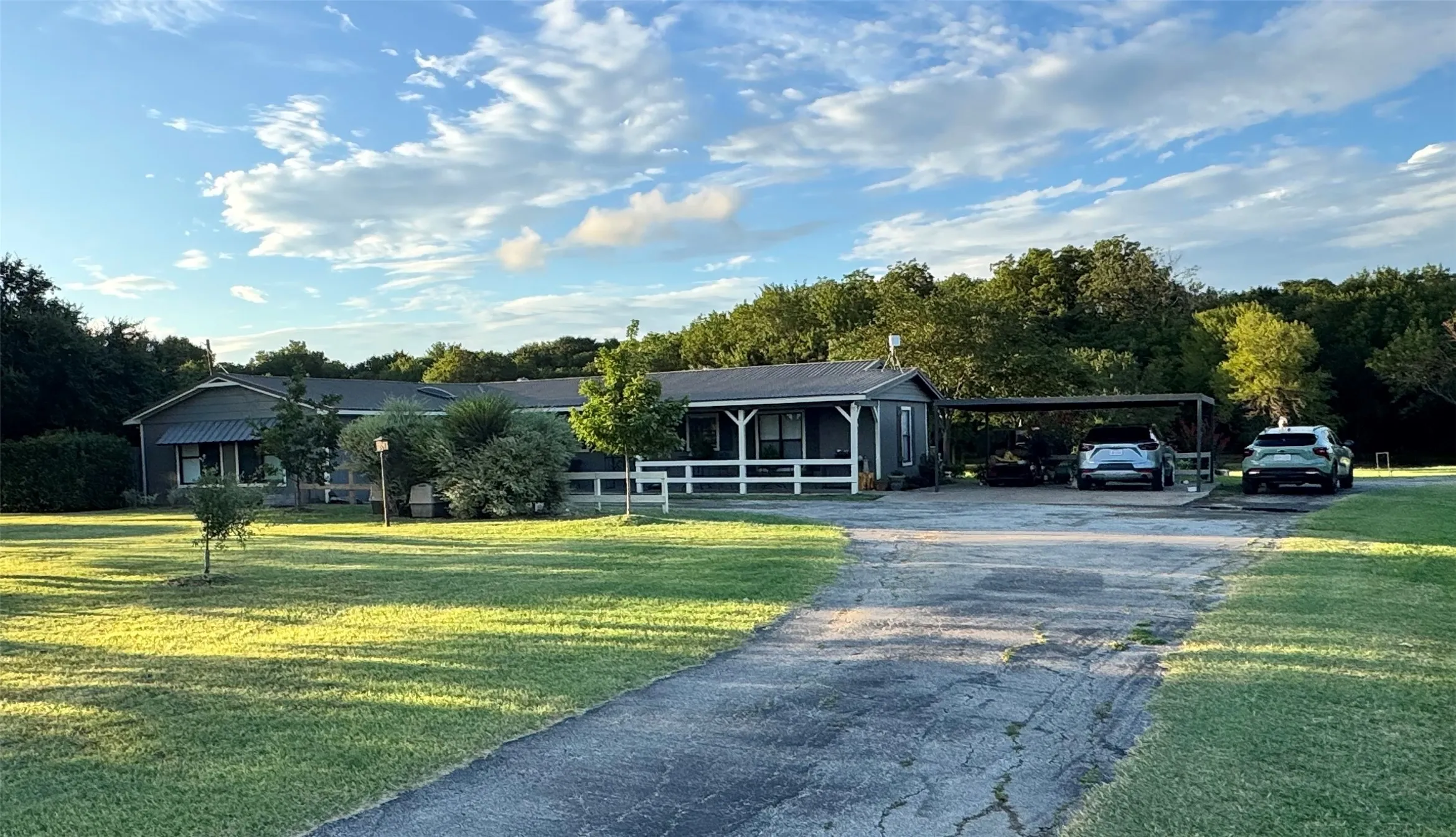 Single Family Residence For Sale in Navarro County , 550 Brookshire Street, Powell, Texas 75153, 4 Bedroom, 3 Bathroom, Garage spaces, 2,908 Sqft, built in 1997, mls#21327165, Real Estate Agent in Powell, Homes For Sale in Navarro county, Homes For Sale in Powell, Realtor in Powell Texas, Real Estate Brokerage Independent Realty Texas, Luminita Cordes Realtor
