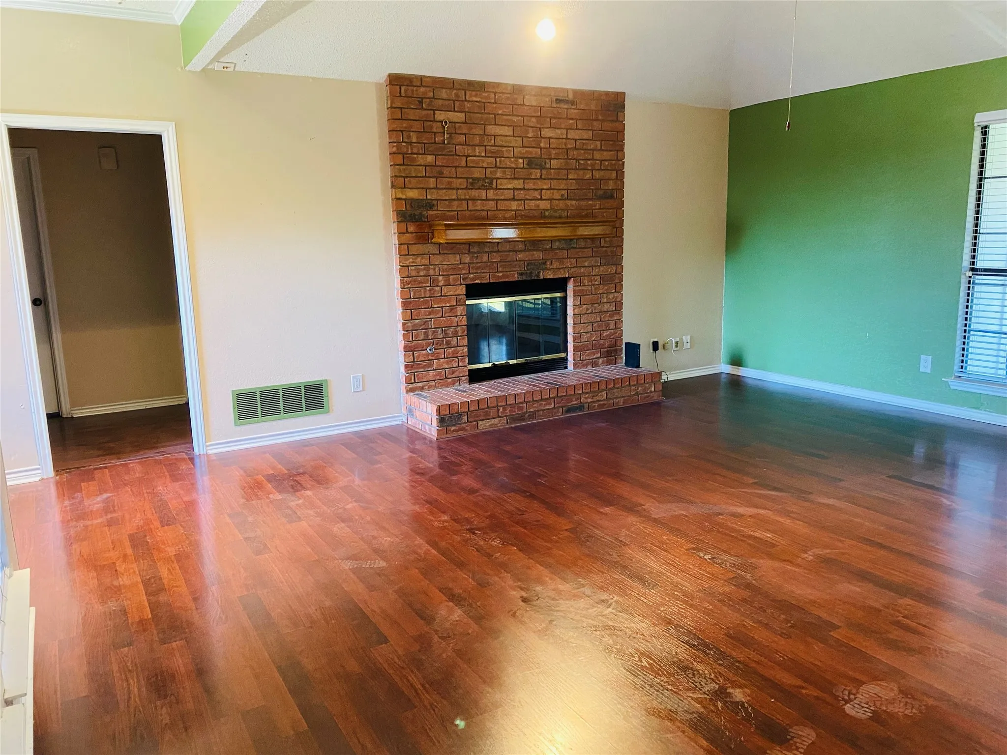 Single Family Residence For Rent in Dallas County , 4744 Montego Bay Drive, Irving, Texas 75038, 3 Bedroom, 2 Bathroom, 2 Garage spaces, 1,788 Sqft, built in 1985, mls#21336911, Real Estate Agent in Irving, Homes For Rent in Dallas county, Homes For Rent in Irving, Realtor in Irving Texas, Real Estate Brokerage Independent Realty Texas, Luminita Cordes Realtor