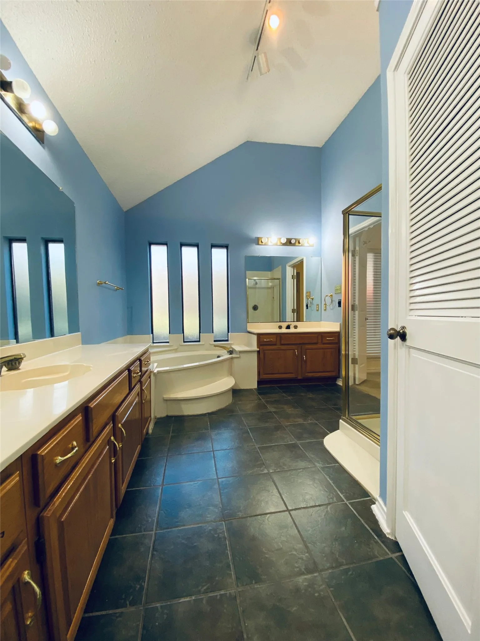 Single Family Residence For Rent in Dallas County , 4744 Montego Bay Drive, Irving, Texas 75038, 3 Bedroom, 2 Bathroom, 2 Garage spaces, 1,788 Sqft, built in 1985, mls#21336911, Real Estate Agent in Irving, Homes For Rent in Dallas county, Homes For Rent in Irving, Realtor in Irving Texas, Real Estate Brokerage Independent Realty Texas, Luminita Cordes Realtor