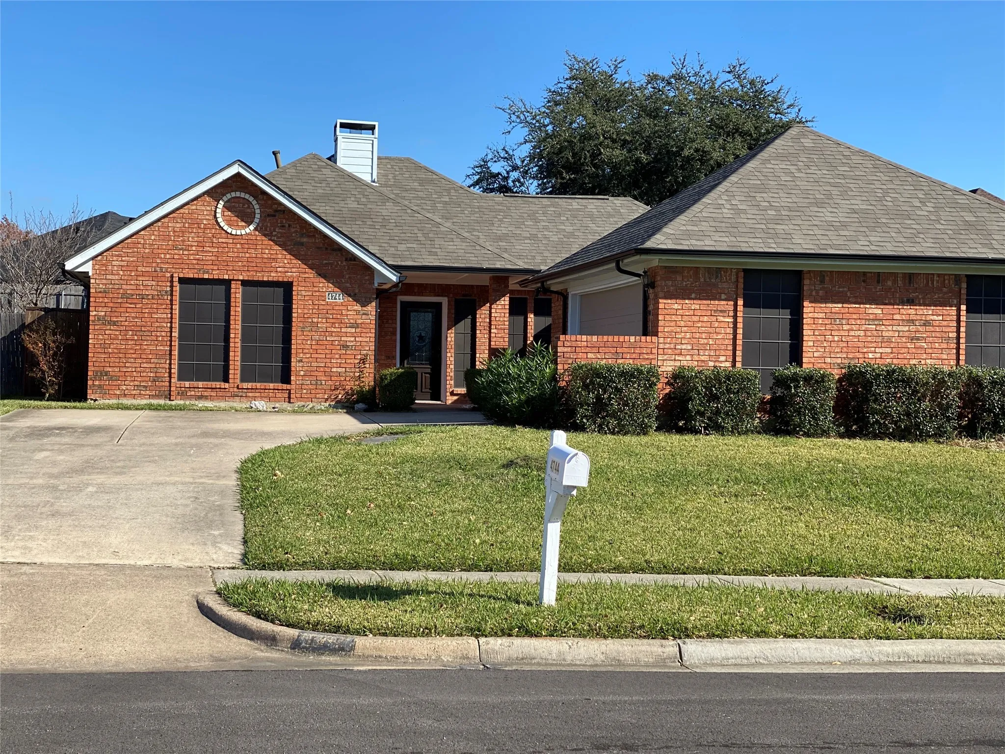 Single Family Residence For Rent in Dallas County , 4744 Montego Bay Drive, Irving, Texas 75038, 3 Bedroom, 2 Bathroom, 2 Garage spaces, 1,788 Sqft, built in 1985, mls#21336911, Real Estate Agent in Irving, Homes For Rent in Dallas county, Homes For Rent in Irving, Realtor in Irving Texas, Real Estate Brokerage Independent Realty Texas, Luminita Cordes Realtor