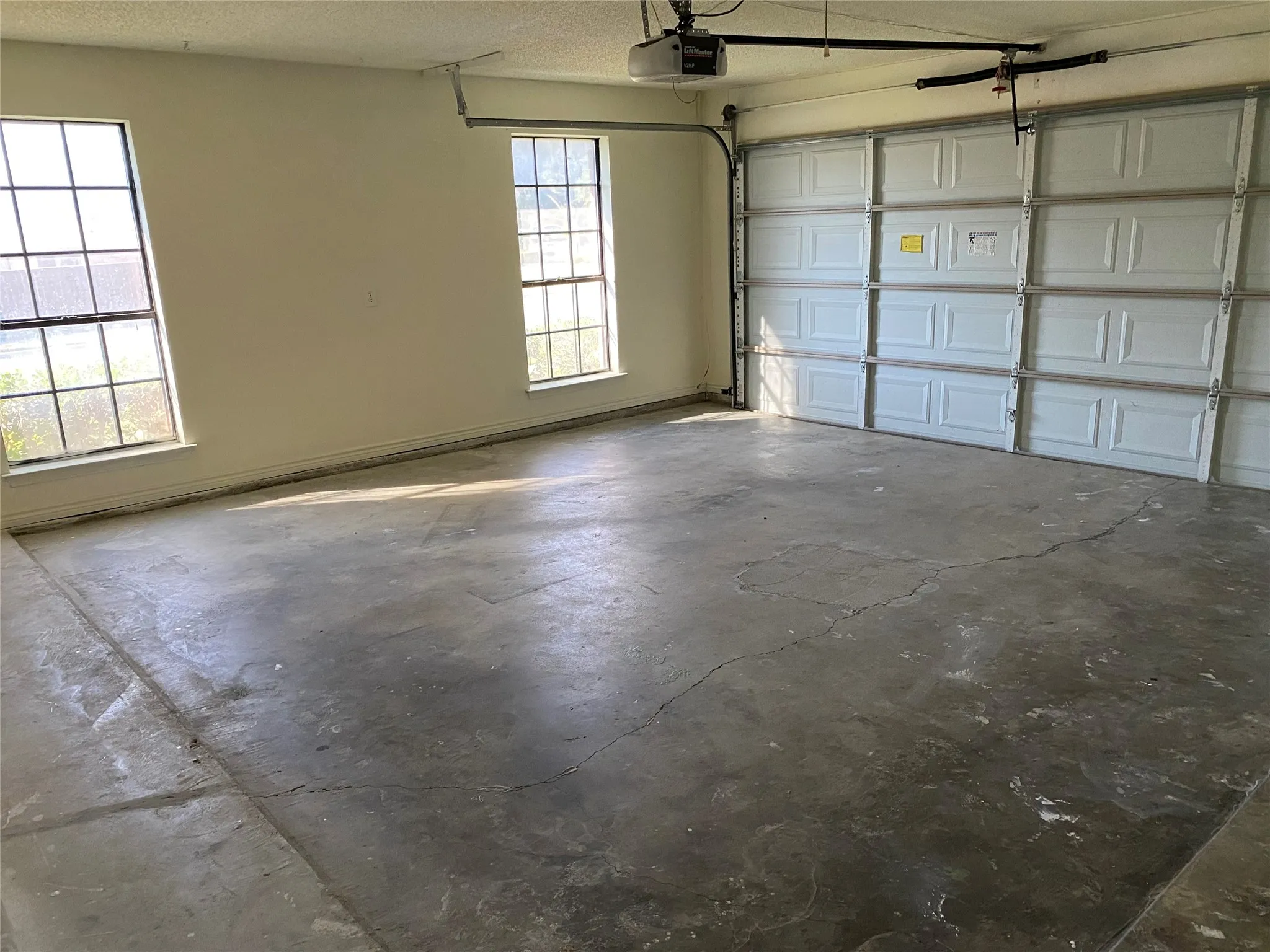 Single Family Residence For Rent in Dallas County , 4744 Montego Bay Drive, Irving, Texas 75038, 3 Bedroom, 2 Bathroom, 2 Garage spaces, 1,788 Sqft, built in 1985, mls#21336911, Real Estate Agent in Irving, Homes For Rent in Dallas county, Homes For Rent in Irving, Realtor in Irving Texas, Real Estate Brokerage Independent Realty Texas, Luminita Cordes Realtor