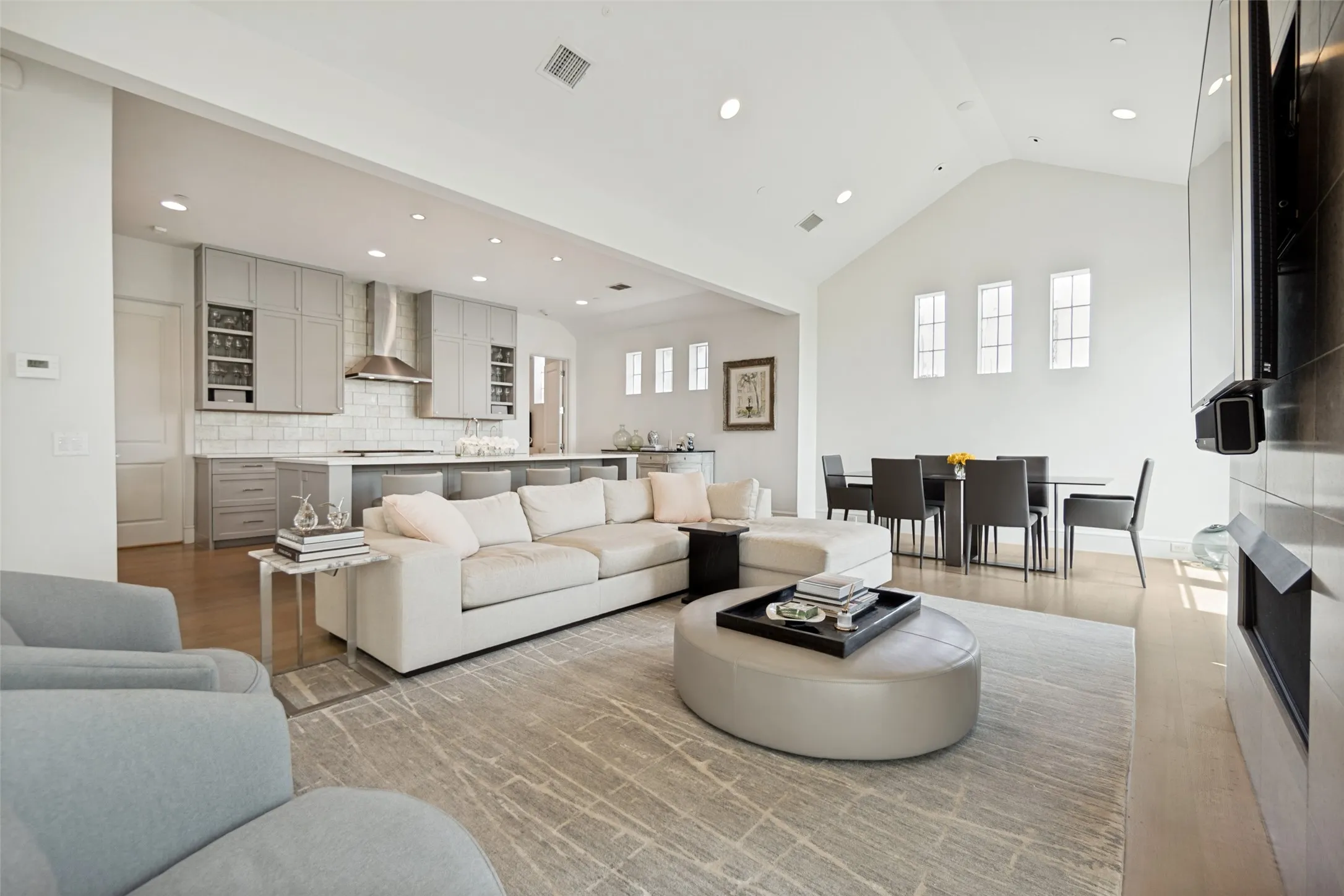 Condominium For Sale in Dallas County , 4502 Abbott Avenue 317, Highland Park, Texas 75205, 2 Bedroom, 3 Bathroom, 3 Garage spaces, 2,208 Sqft, built in 2015, mls#21336570, Real Estate Agent in Highland Park, Homes For Sale in Dallas county, Homes For Sale in Highland Park, Realtor in Highland Park Texas, Real Estate Brokerage Independent Realty Texas, Luminita Cordes Realtor