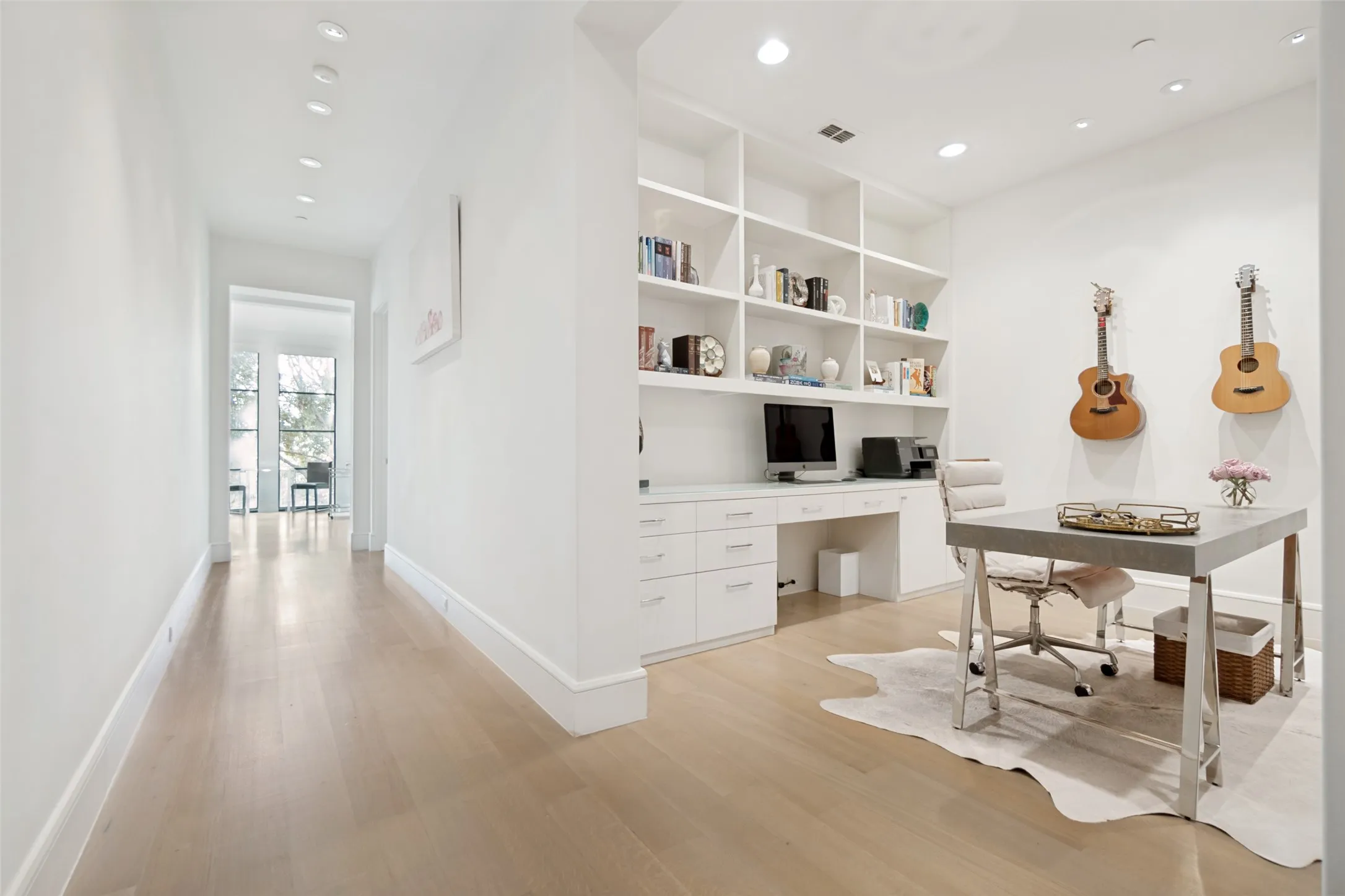 Condominium For Sale in Dallas County , 4502 Abbott Avenue 317, Highland Park, Texas 75205, 2 Bedroom, 3 Bathroom, 3 Garage spaces, 2,208 Sqft, built in 2015, mls#21336570, Real Estate Agent in Highland Park, Homes For Sale in Dallas county, Homes For Sale in Highland Park, Realtor in Highland Park Texas, Real Estate Brokerage Independent Realty Texas, Luminita Cordes Realtor