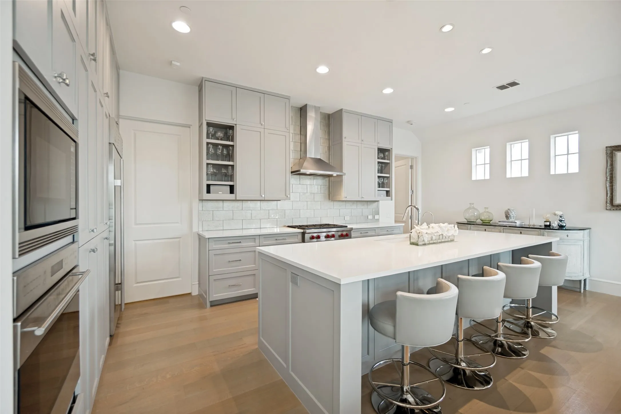 Condominium For Sale in Dallas County , 4502 Abbott Avenue 317, Highland Park, Texas 75205, 2 Bedroom, 3 Bathroom, 3 Garage spaces, 2,208 Sqft, built in 2015, mls#21336570, Real Estate Agent in Highland Park, Homes For Sale in Dallas county, Homes For Sale in Highland Park, Realtor in Highland Park Texas, Real Estate Brokerage Independent Realty Texas, Luminita Cordes Realtor