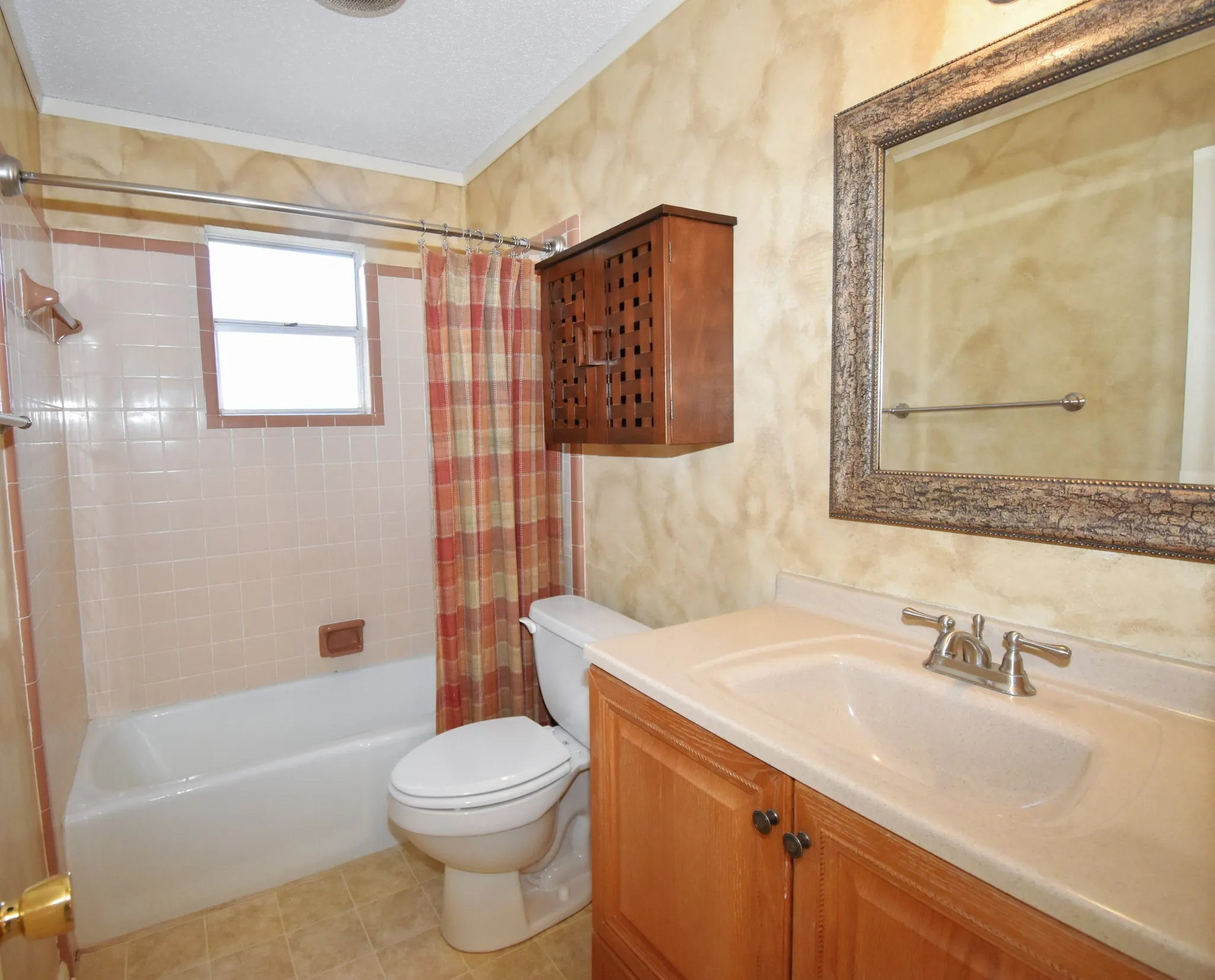 Single Family Residence For Sale in Mc Culloch County , 300 N Shore, Brady, Texas 76825, 2 Bedroom, 1 Bathroom, Garage spaces, 1,404 Sqft, built in 1972, mls#21336834, Real Estate Agent in Brady, Homes For Sale in Mc Culloch county, Homes For Sale in Brady, Realtor in Brady Texas, Real Estate Brokerage Independent Realty Texas, Luminita Cordes Realtor