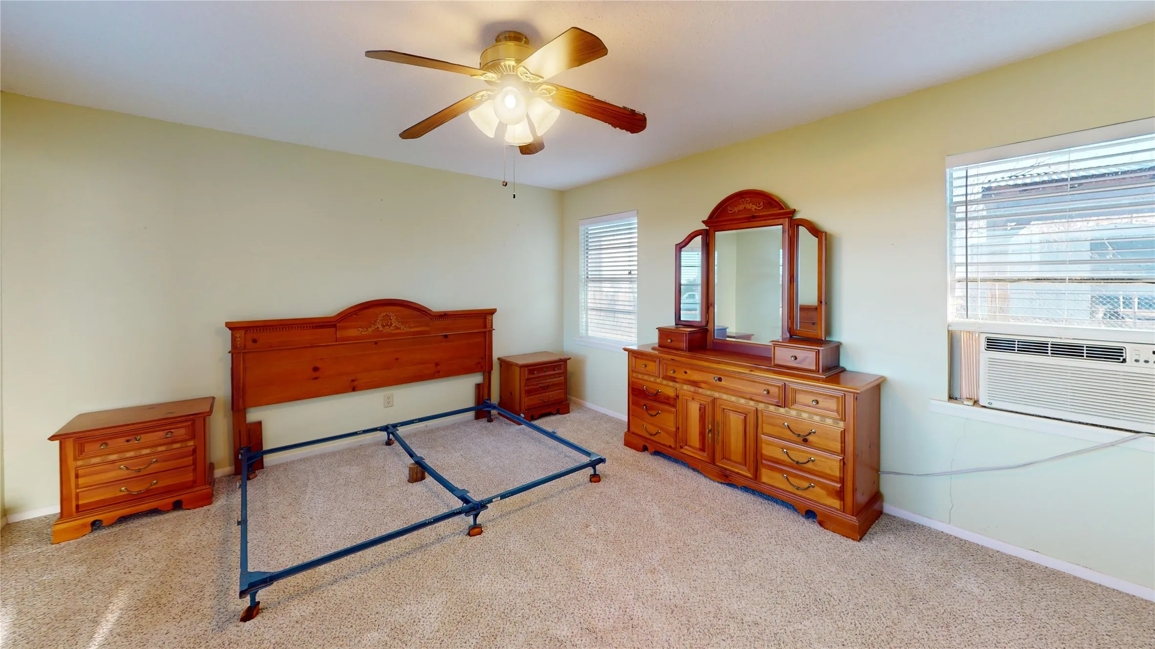 Single Family Residence For Sale in Mc Culloch County , 300 N Shore, Brady, Texas 76825, 2 Bedroom, 1 Bathroom, Garage spaces, 1,404 Sqft, built in 1972, mls#21336834, Real Estate Agent in Brady, Homes For Sale in Mc Culloch county, Homes For Sale in Brady, Realtor in Brady Texas, Real Estate Brokerage Independent Realty Texas, Luminita Cordes Realtor