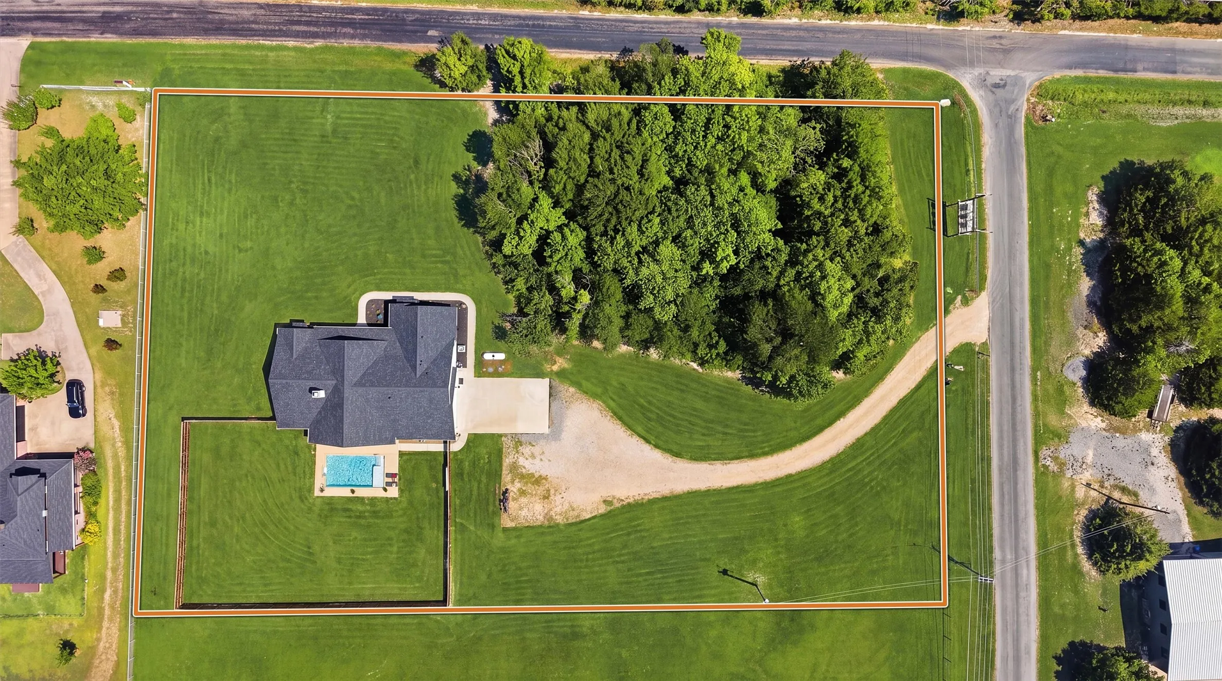 Single Family Residence For Sale in Grayson County , 3657 Harrell Road, Howe, Texas 75459, 4 Bedroom, 3 Bathroom, 2 Garage spaces, 2,485 Sqft, built in 2023, mls#21336094, Real Estate Agent in Howe, Homes For Sale in Grayson county, Homes For Sale in Howe, Realtor in Howe Texas, Real Estate Brokerage Independent Realty Texas, Luminita Cordes Realtor