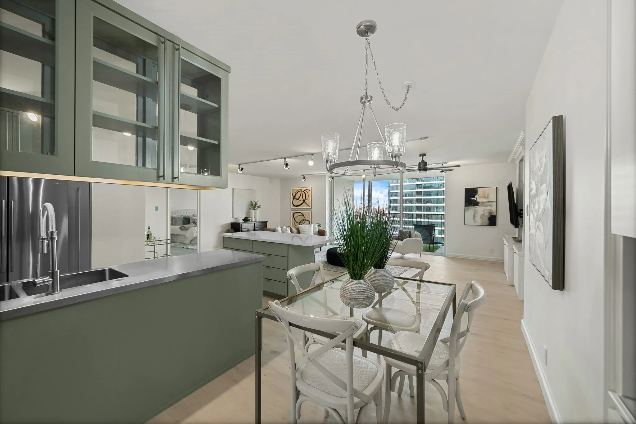 Condominium For Sale in Dallas County , 3310 Fairmount Street 16B, Dallas, Texas 75201, 2 Bedroom, 2 Bathroom, 2 Garage spaces, 1,813 Sqft, built in 1964, mls#21332825, Real Estate Agent in Dallas, Homes For Sale in Dallas county, Homes For Sale in Dallas, Realtor in Dallas Texas, Real Estate Brokerage Independent Realty Texas, Luminita Cordes Realtor