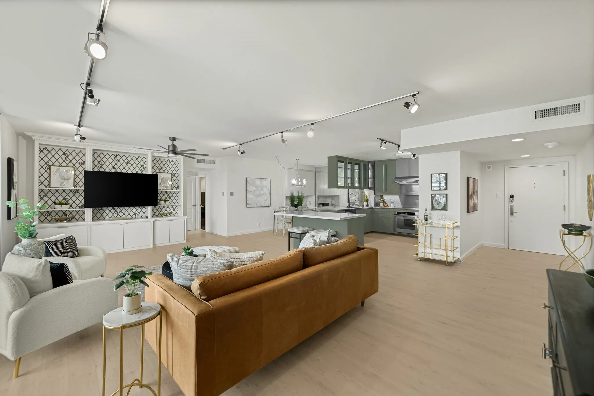Condominium For Sale in Dallas County , 3310 Fairmount Street 16B, Dallas, Texas 75201, 2 Bedroom, 2 Bathroom, 2 Garage spaces, 1,813 Sqft, built in 1964, mls#21332825, Real Estate Agent in Dallas, Homes For Sale in Dallas county, Homes For Sale in Dallas, Realtor in Dallas Texas, Real Estate Brokerage Independent Realty Texas, Luminita Cordes Realtor