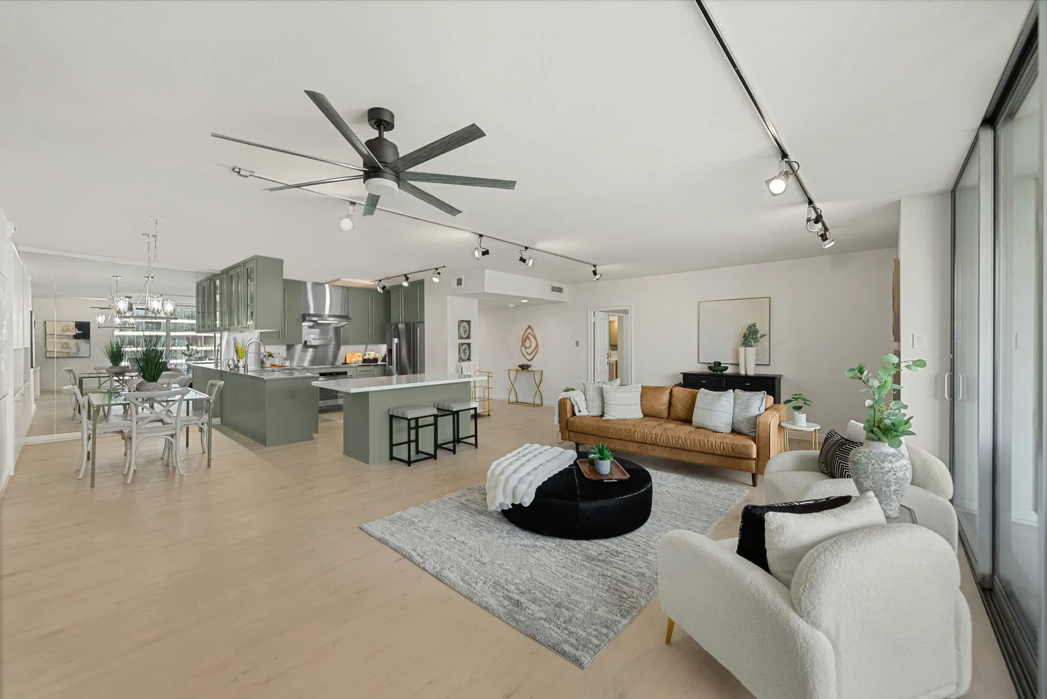Condominium For Sale in Dallas County , 3310 Fairmount Street 16B, Dallas, Texas 75201, 2 Bedroom, 2 Bathroom, 2 Garage spaces, 1,813 Sqft, built in 1964, mls#21332825, Real Estate Agent in Dallas, Homes For Sale in Dallas county, Homes For Sale in Dallas, Realtor in Dallas Texas, Real Estate Brokerage Independent Realty Texas, Luminita Cordes Realtor