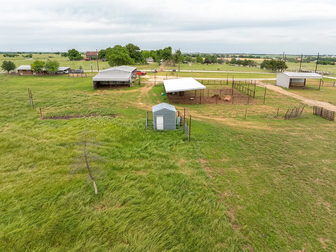 Single Family Residence For Sale in Cooke County , 1010 County Road 382, Era, Texas 76238, 1 Bedroom, 1 Bathroom, Garage spaces, 900 Sqft, built in 2020, mls#21335243, Real Estate Agent in Era, Homes For Sale in Cooke county, Homes For Sale in Era, Realtor in Era Texas, Real Estate Brokerage Independent Realty Texas, Luminita Cordes Realtor