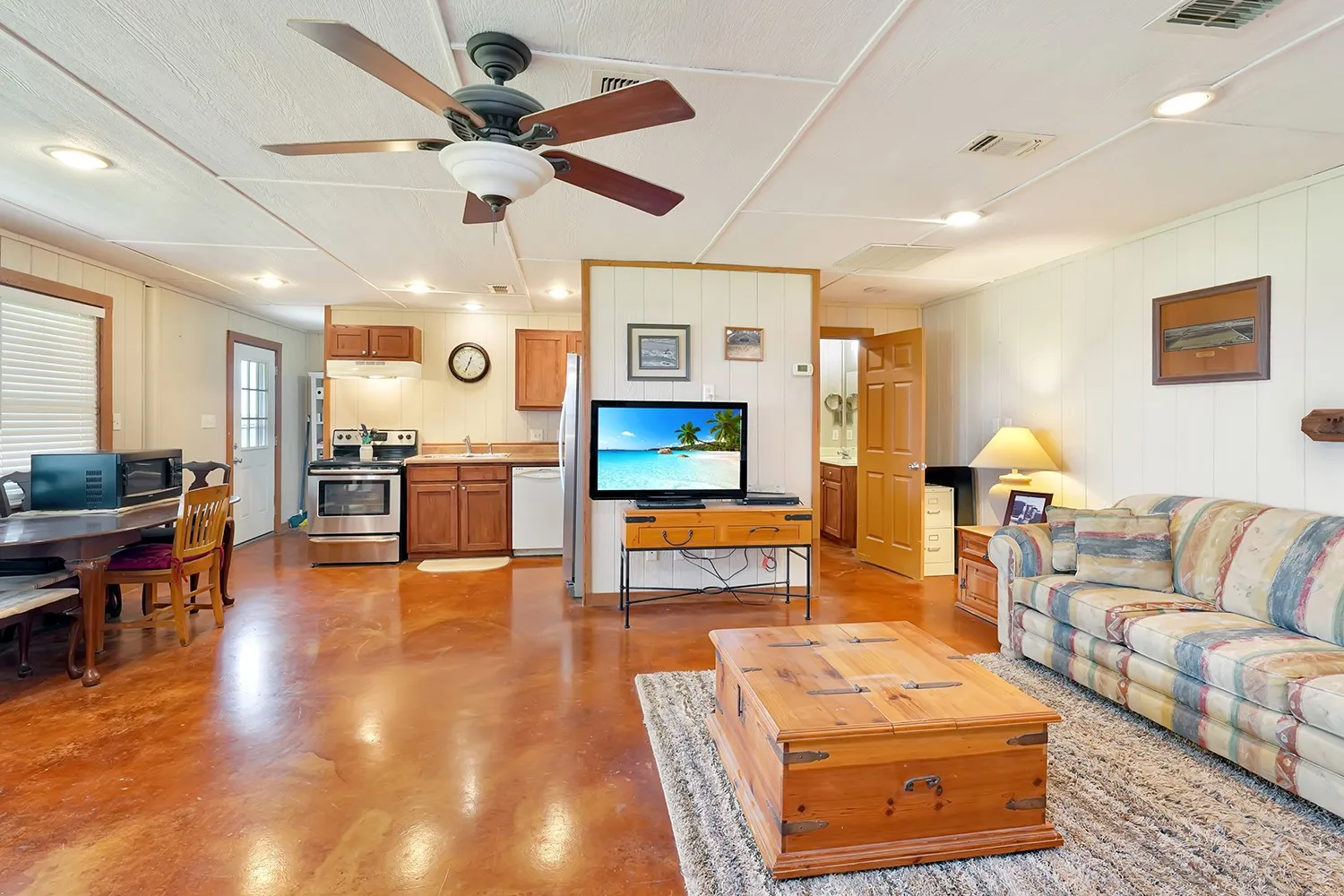 Single Family Residence For Sale in Cooke County , 1010 County Road 382, Era, Texas 76238, 1 Bedroom, 1 Bathroom, Garage spaces, 900 Sqft, built in 2020, mls#21335243, Real Estate Agent in Era, Homes For Sale in Cooke county, Homes For Sale in Era, Realtor in Era Texas, Real Estate Brokerage Independent Realty Texas, Luminita Cordes Realtor