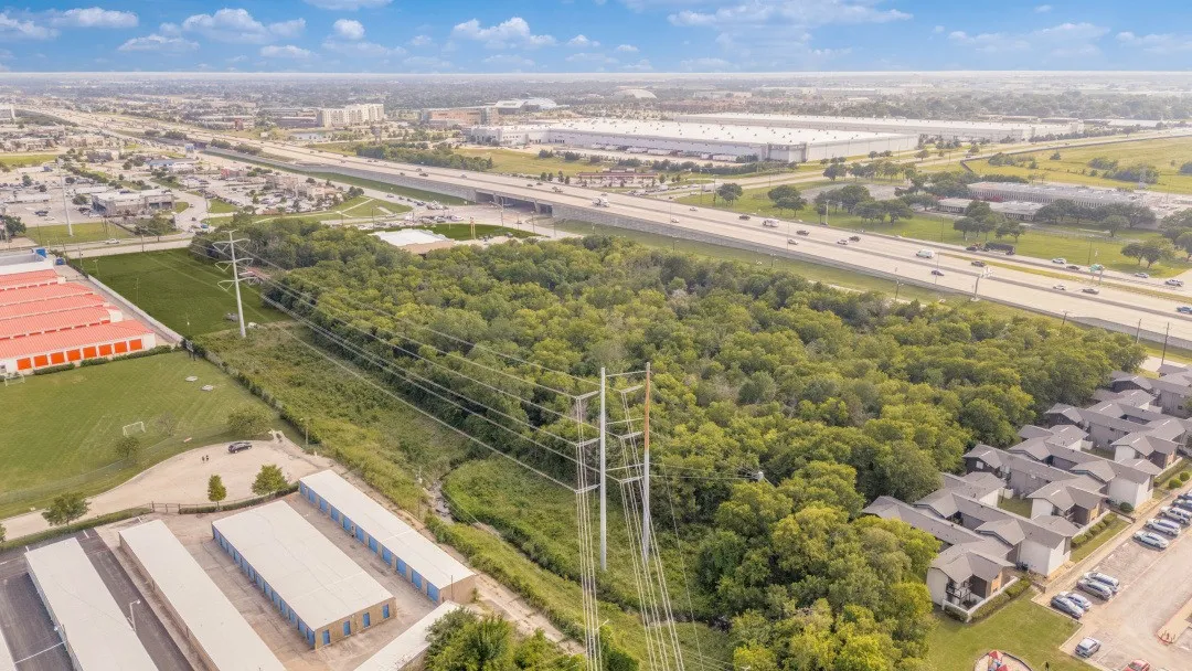 For Sale: 1200 W. Pioneer Pkwy. Grand Prairie, TX 75051