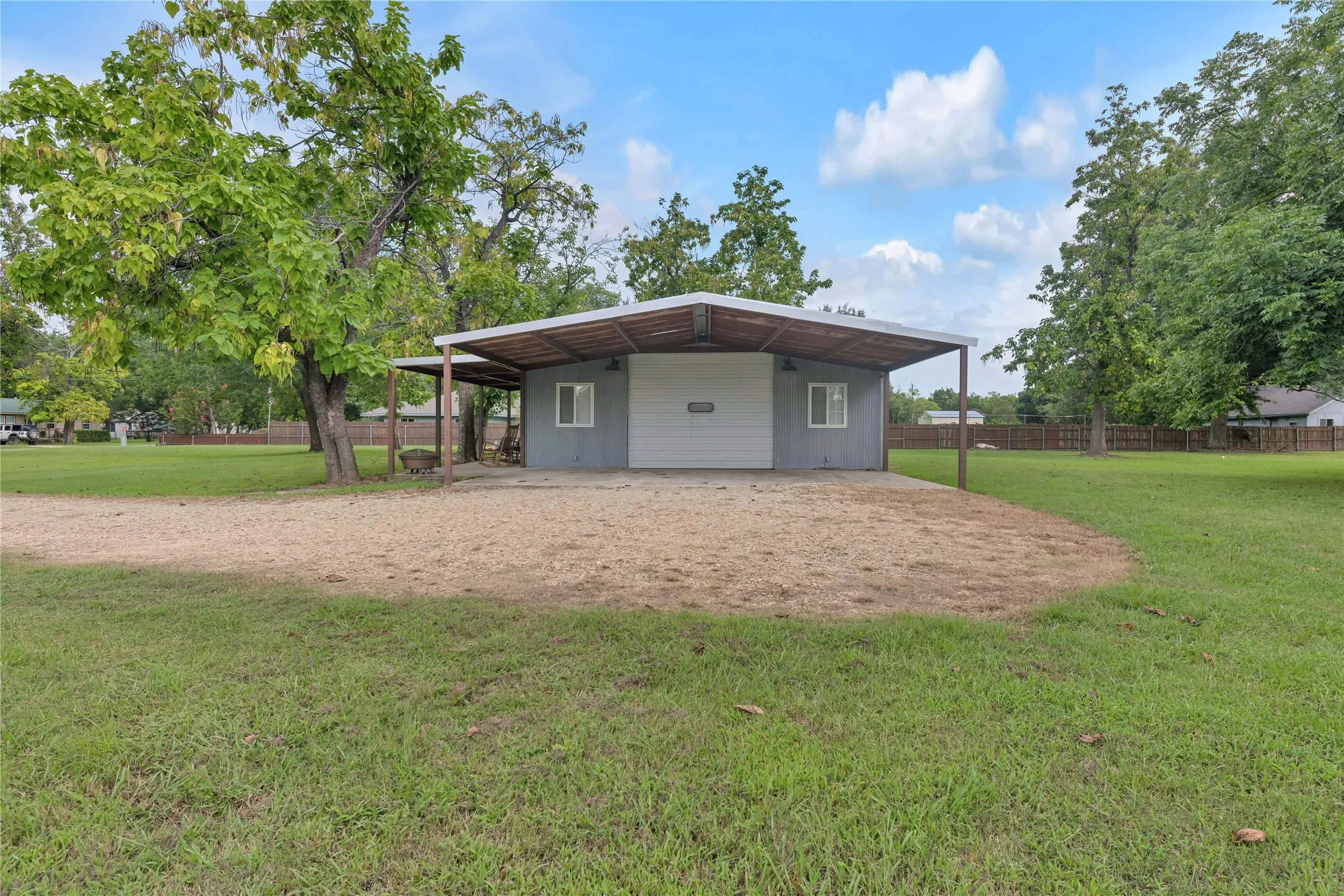 Single Family Residence For Sale in Delta County , 800 SW 9th, Cooper, Texas 75432, 2 Bedroom, 1 Bathroom, 2 Garage spaces, 1,800 Sqft, built in 1900, mls#21336167, Real Estate Agent in Cooper, Homes For Sale in Delta county, Homes For Sale in Cooper, Realtor in Cooper Texas, Real Estate Brokerage Independent Realty Texas, Luminita Cordes Realtor