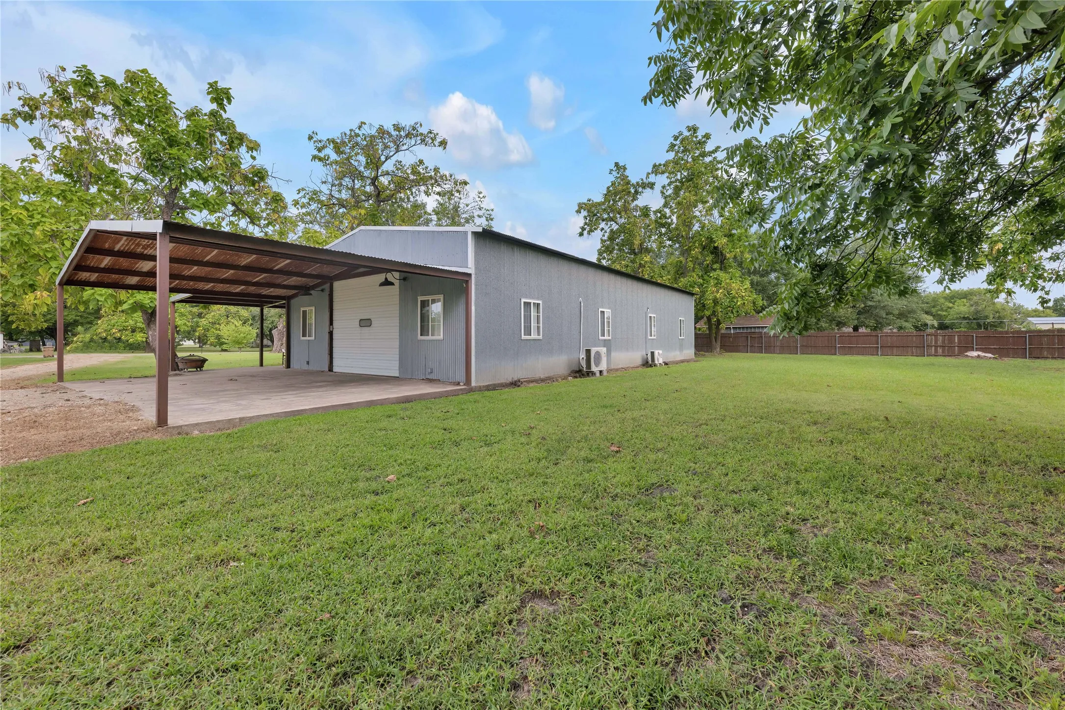 Single Family Residence For Sale in Delta County , 800 SW 9th, Cooper, Texas 75432, 2 Bedroom, 1 Bathroom, 2 Garage spaces, 1,800 Sqft, built in 1900, mls#21336167, Real Estate Agent in Cooper, Homes For Sale in Delta county, Homes For Sale in Cooper, Realtor in Cooper Texas, Real Estate Brokerage Independent Realty Texas, Luminita Cordes Realtor
