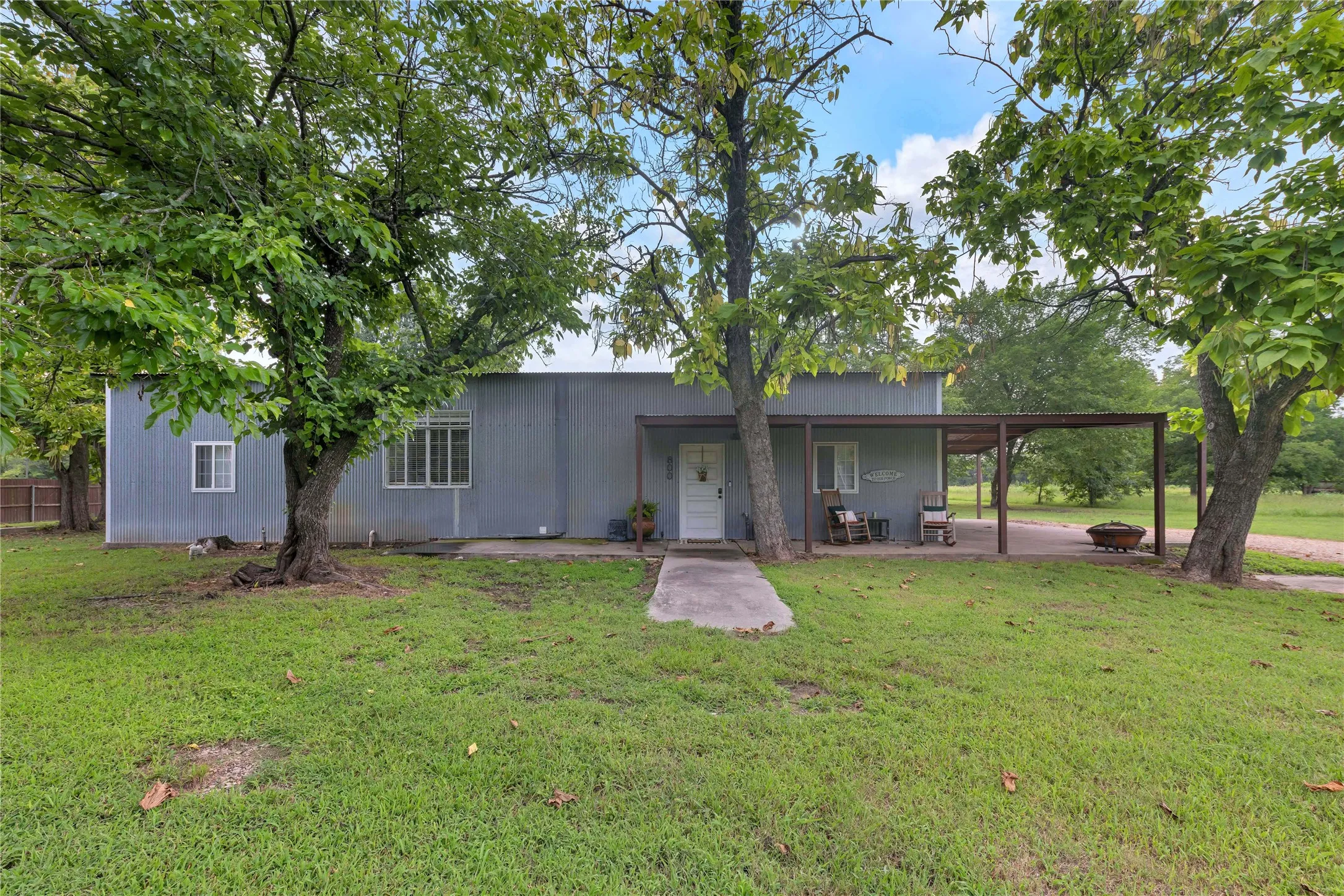 Single Family Residence For Sale in Delta County , 800 SW 9th, Cooper, Texas 75432, 2 Bedroom, 1 Bathroom, 2 Garage spaces, 1,800 Sqft, built in 1900, mls#21336167, Real Estate Agent in Cooper, Homes For Sale in Delta county, Homes For Sale in Cooper, Realtor in Cooper Texas, Real Estate Brokerage Independent Realty Texas, Luminita Cordes Realtor