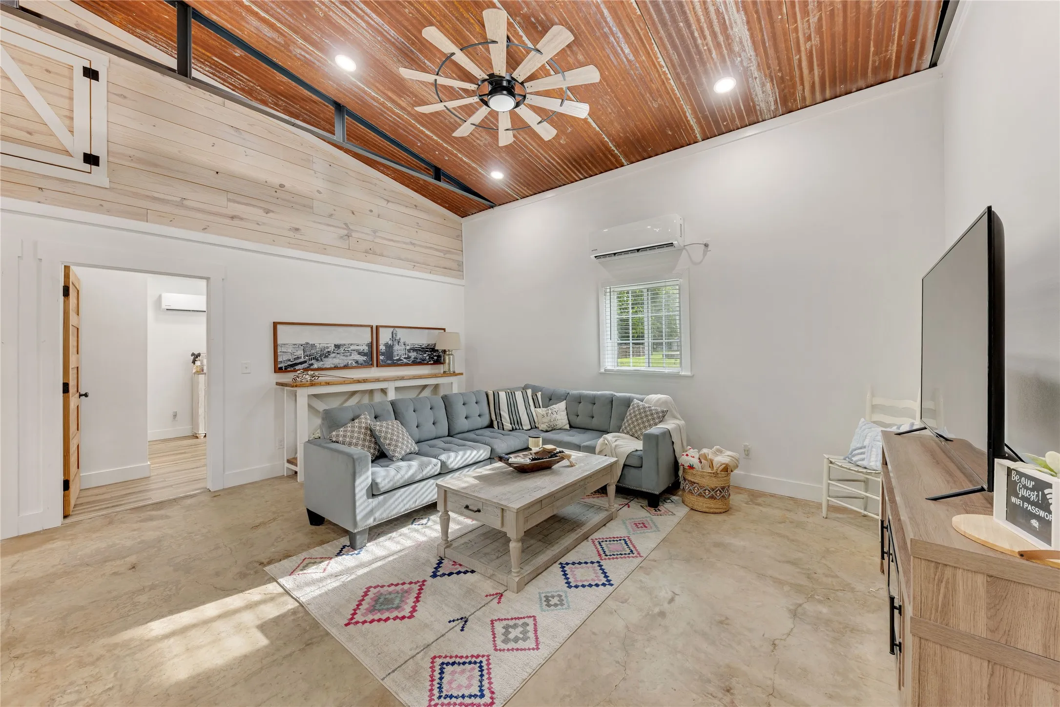 Single Family Residence For Sale in Delta County , 800 SW 9th, Cooper, Texas 75432, 2 Bedroom, 1 Bathroom, 2 Garage spaces, 1,800 Sqft, built in 1900, mls#21336167, Real Estate Agent in Cooper, Homes For Sale in Delta county, Homes For Sale in Cooper, Realtor in Cooper Texas, Real Estate Brokerage Independent Realty Texas, Luminita Cordes Realtor