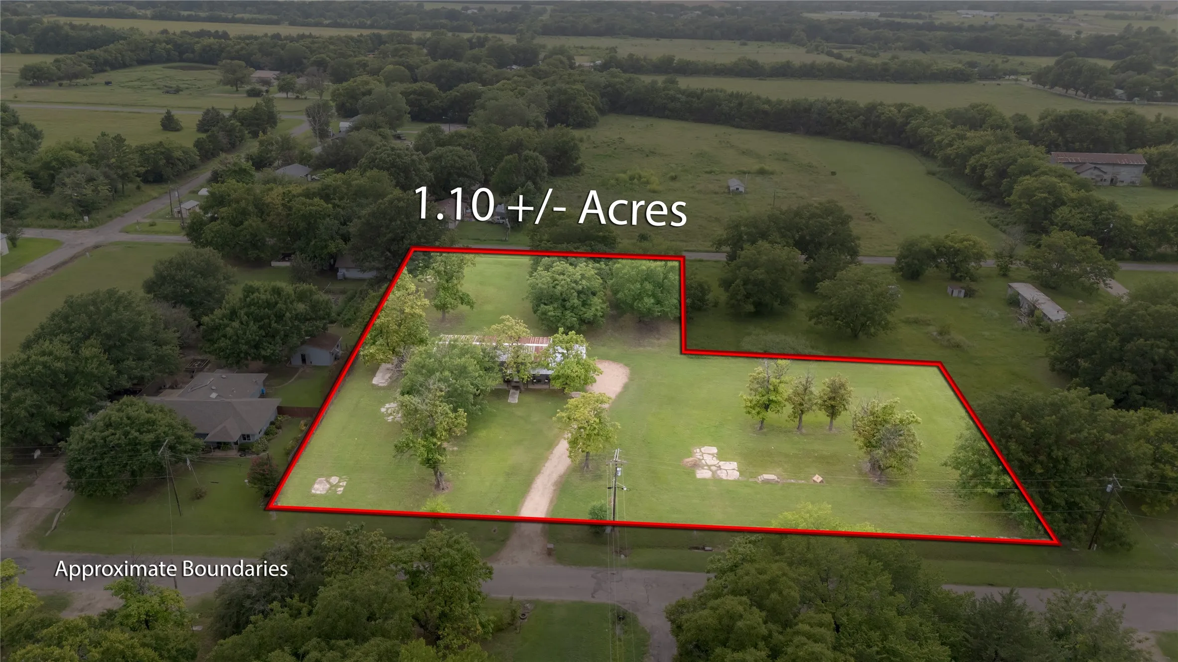 Single Family Residence For Sale in Delta County , 800 SW 9th, Cooper, Texas 75432, 2 Bedroom, 1 Bathroom, 2 Garage spaces, 1,800 Sqft, built in 1900, mls#21336167, Real Estate Agent in Cooper, Homes For Sale in Delta county, Homes For Sale in Cooper, Realtor in Cooper Texas, Real Estate Brokerage Independent Realty Texas, Luminita Cordes Realtor