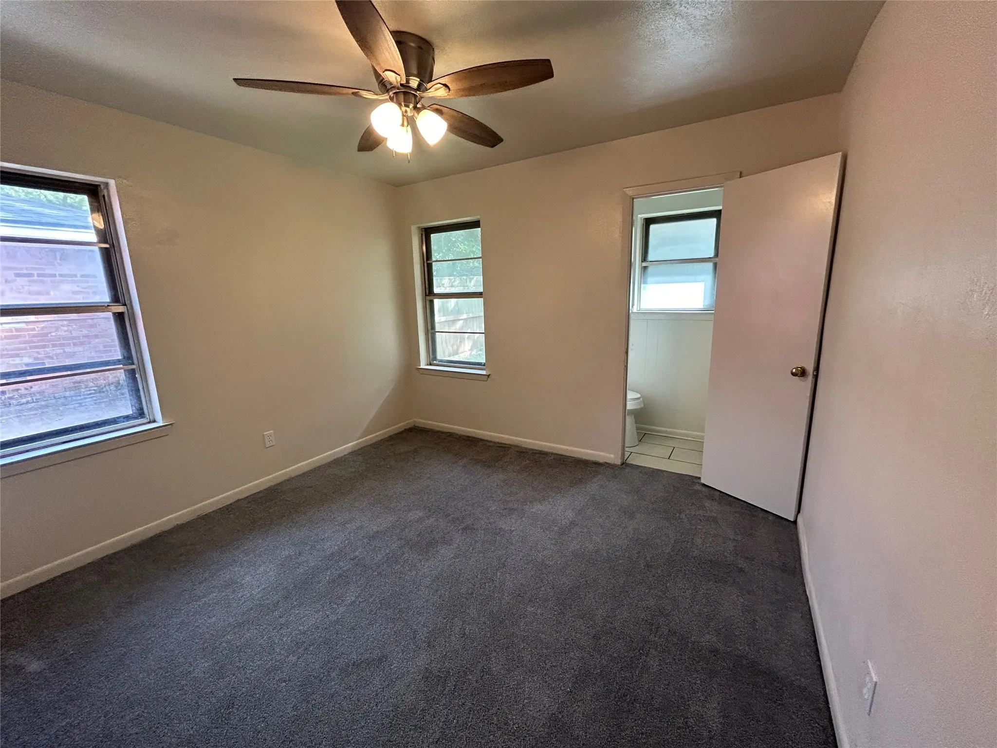 Single Family Residence For Sale in Navarro County , 900 N 23 1/2 Street, Corsicana, Texas 75110, 3 Bedroom, 2 Bathroom, 1 Garage spaces, 1,450 Sqft, built in 1966, mls#21333971, Real Estate Agent in Corsicana, Homes For Sale in Navarro county, Homes For Sale in Corsicana, Realtor in Corsicana Texas, Real Estate Brokerage Independent Realty Texas, Luminita Cordes Realtor