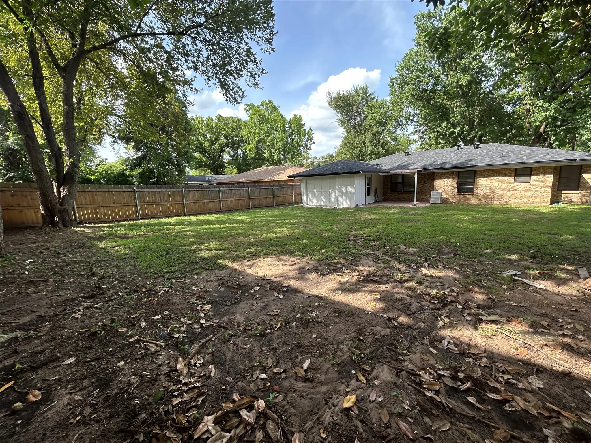 Single Family Residence For Sale in Navarro County , 900 N 23 1/2 Street, Corsicana, Texas 75110, 3 Bedroom, 2 Bathroom, 1 Garage spaces, 1,450 Sqft, built in 1966, mls#21333971, Real Estate Agent in Corsicana, Homes For Sale in Navarro county, Homes For Sale in Corsicana, Realtor in Corsicana Texas, Real Estate Brokerage Independent Realty Texas, Luminita Cordes Realtor