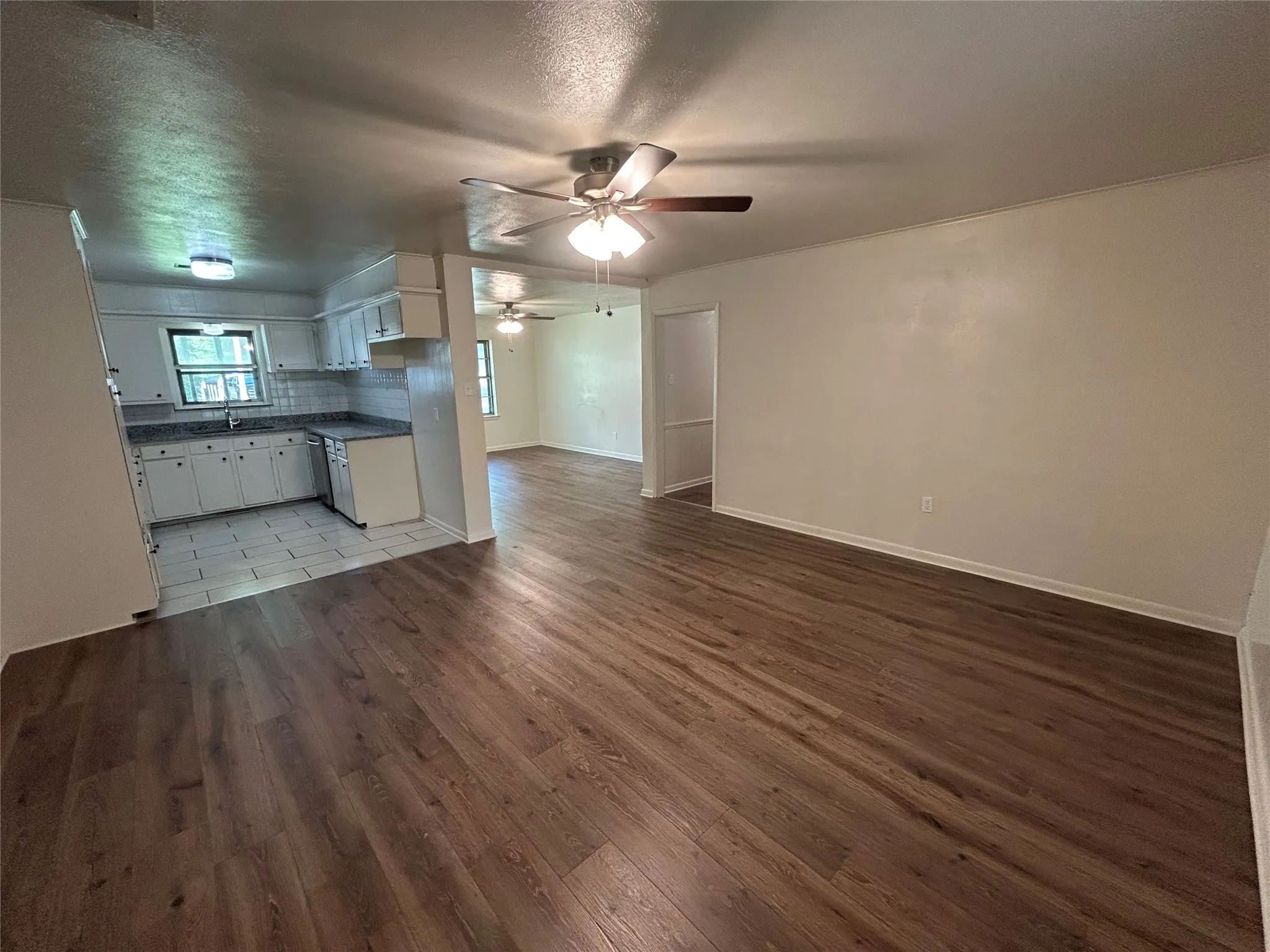 Single Family Residence For Sale in Navarro County , 900 N 23 1/2 Street, Corsicana, Texas 75110, 3 Bedroom, 2 Bathroom, 1 Garage spaces, 1,450 Sqft, built in 1966, mls#21333971, Real Estate Agent in Corsicana, Homes For Sale in Navarro county, Homes For Sale in Corsicana, Realtor in Corsicana Texas, Real Estate Brokerage Independent Realty Texas, Luminita Cordes Realtor