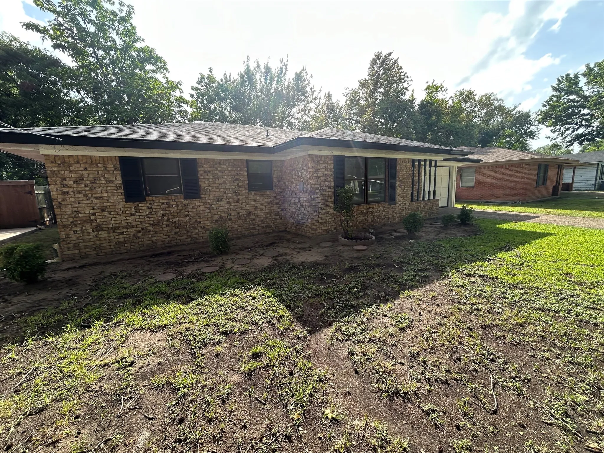 Single Family Residence For Sale in Navarro County , 900 N 23 1/2 Street, Corsicana, Texas 75110, 3 Bedroom, 2 Bathroom, 1 Garage spaces, 1,450 Sqft, built in 1966, mls#21333971, Real Estate Agent in Corsicana, Homes For Sale in Navarro county, Homes For Sale in Corsicana, Realtor in Corsicana Texas, Real Estate Brokerage Independent Realty Texas, Luminita Cordes Realtor