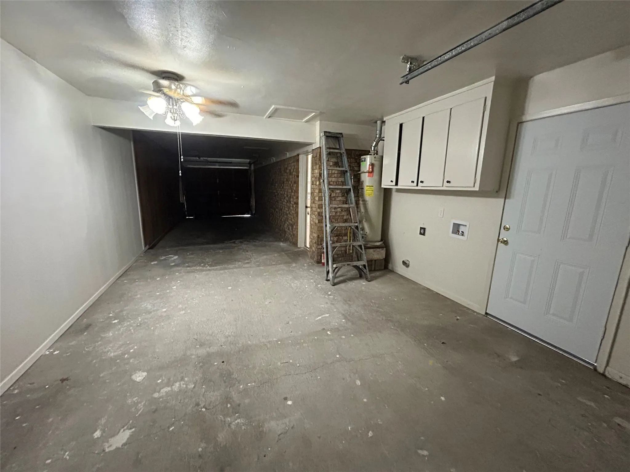 Single Family Residence For Sale in Navarro County , 900 N 23 1/2 Street, Corsicana, Texas 75110, 3 Bedroom, 2 Bathroom, 1 Garage spaces, 1,450 Sqft, built in 1966, mls#21333971, Real Estate Agent in Corsicana, Homes For Sale in Navarro county, Homes For Sale in Corsicana, Realtor in Corsicana Texas, Real Estate Brokerage Independent Realty Texas, Luminita Cordes Realtor